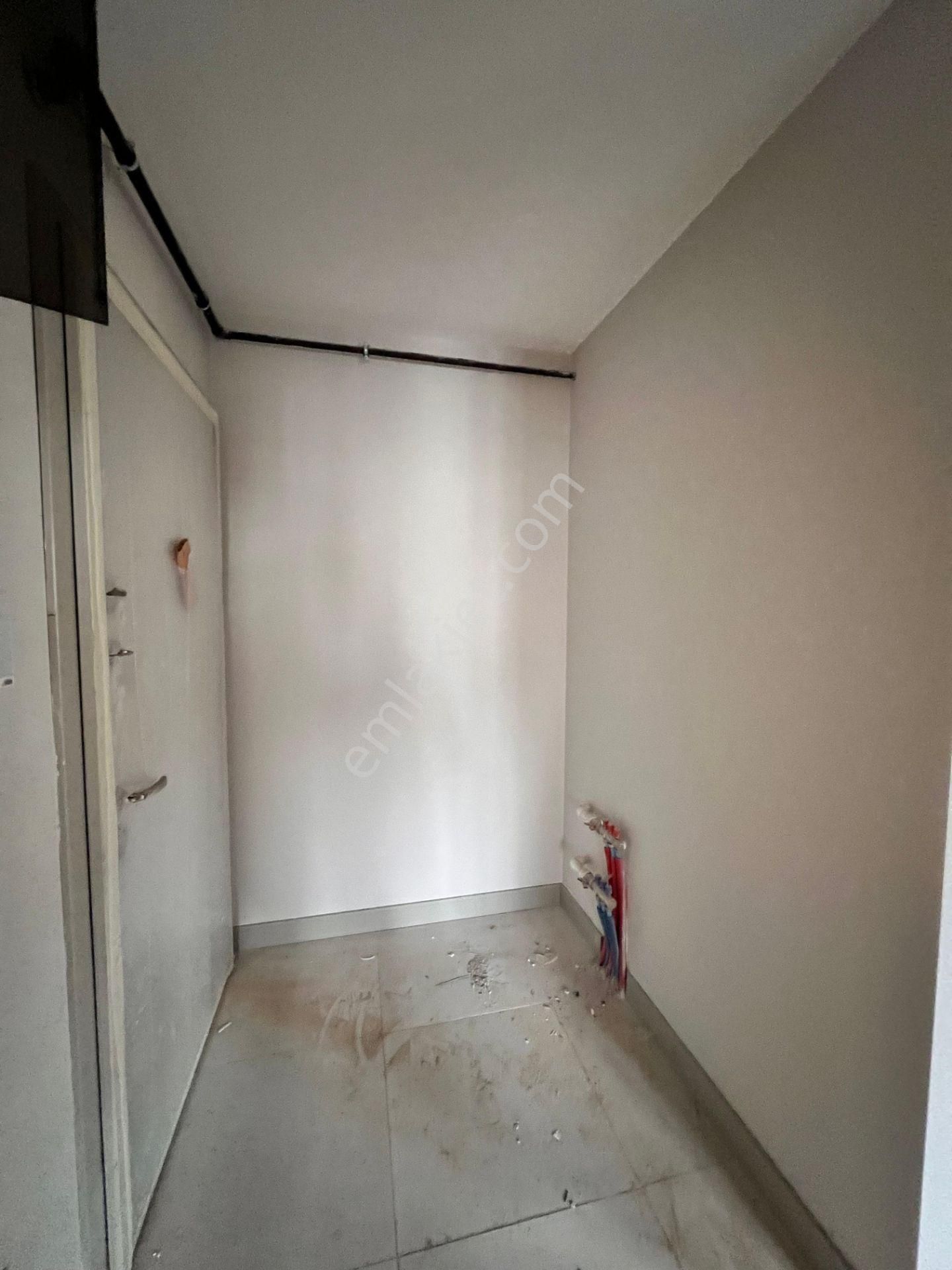 Çınar'da Prestijli Yapıda Ulaşıma Yakın Lüx 1+1 Daire - Görsel 6