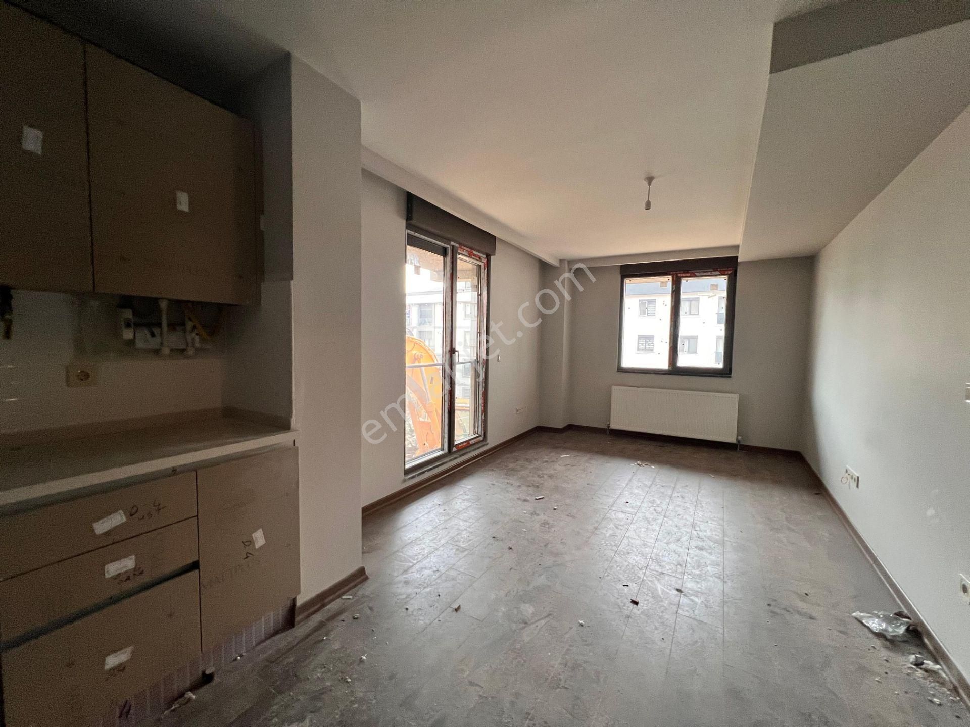 Çınar'da Prestijli Yapıda Ulaşıma Yakın Lüx 1+1 Daire - Görsel 8