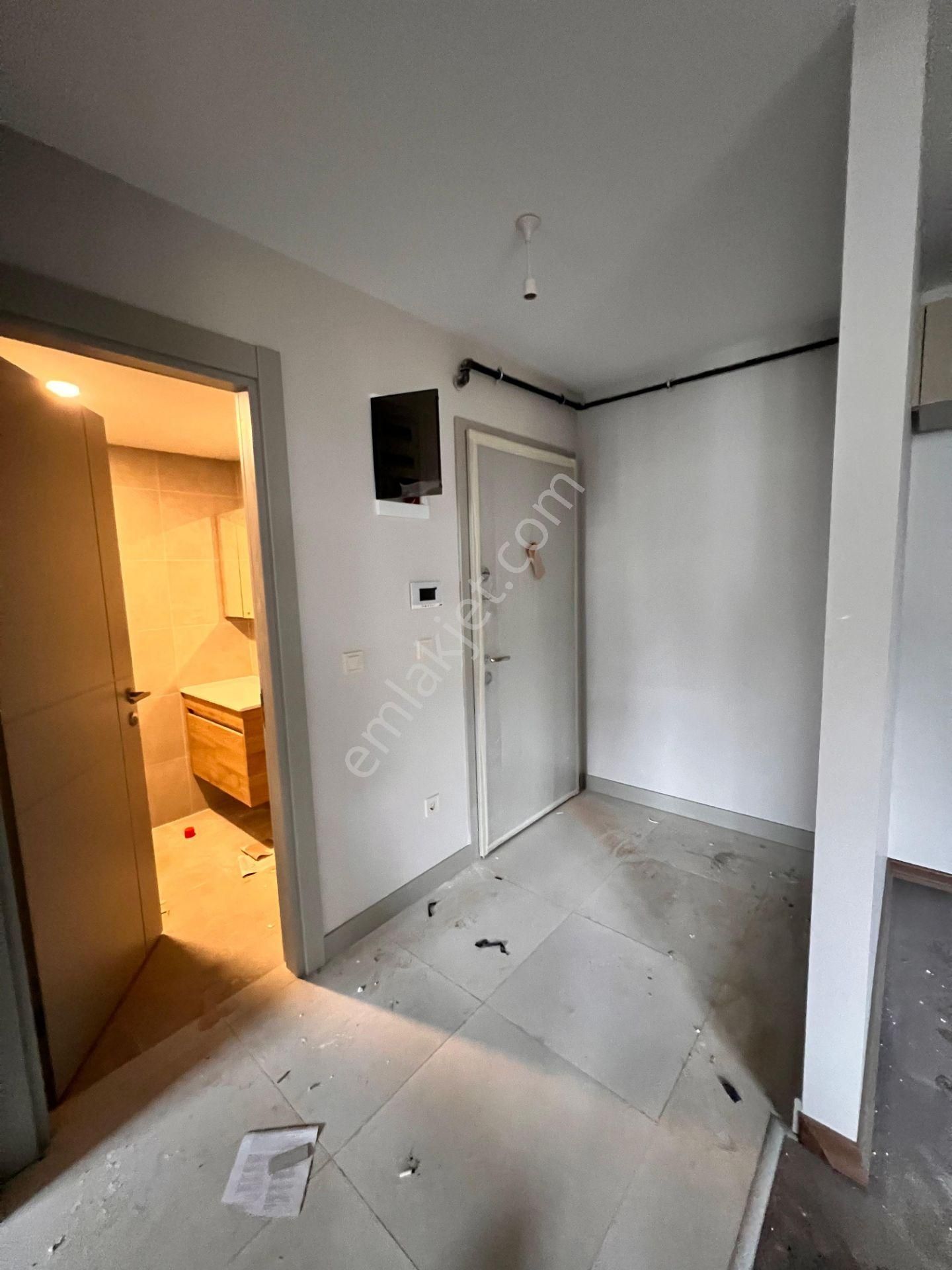 Çınar'da Prestijli Yapıda Ulaşıma Yakın Lüx 1+1 Daire - Görsel 10