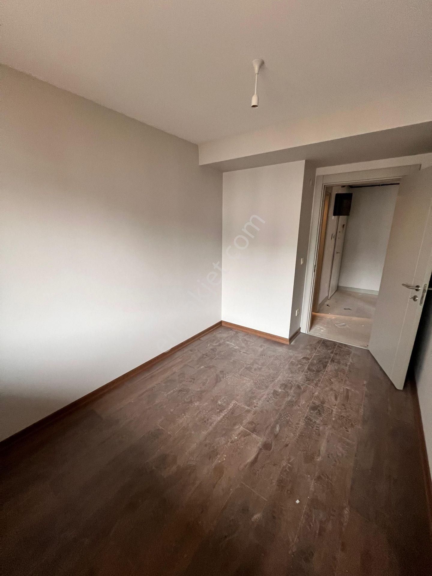 Çınar'da Prestijli Yapıda Ulaşıma Yakın Lüx 1+1 Daire - Görsel 5