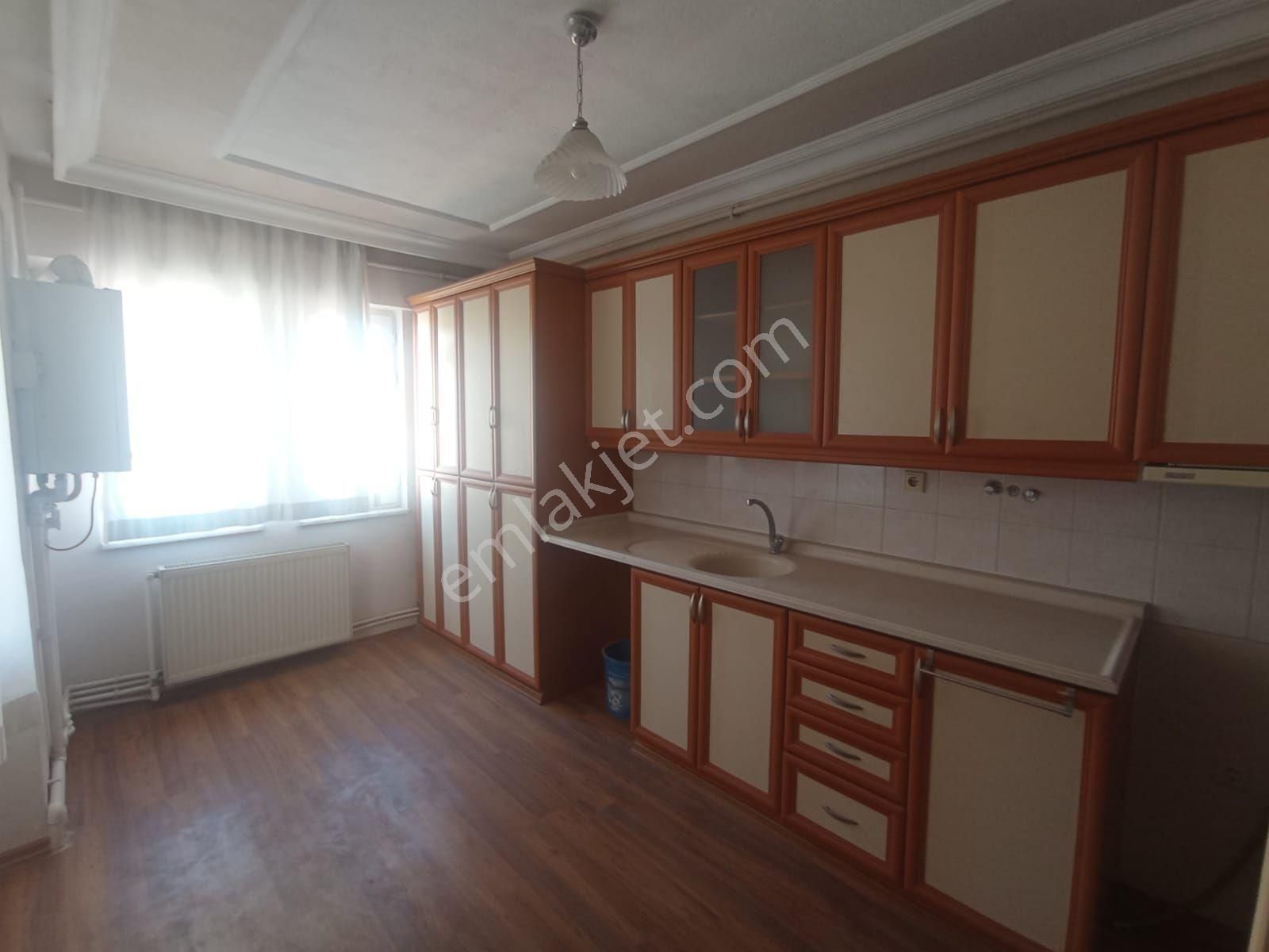 Sirakapilarda Satılık Daire - Görsel 2