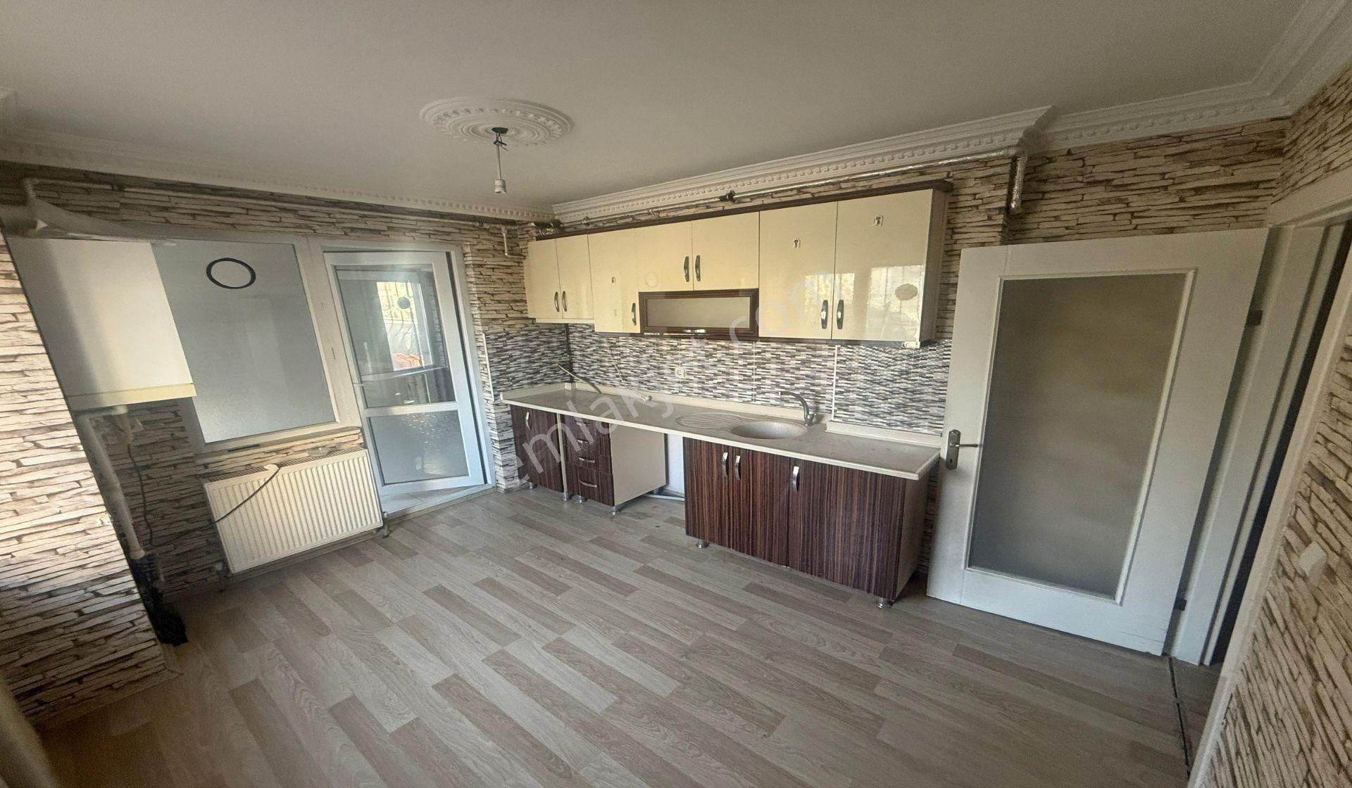 Yayla Üniversite Yanı Giriş Kat Konumunda Masrafsız Asansörlü