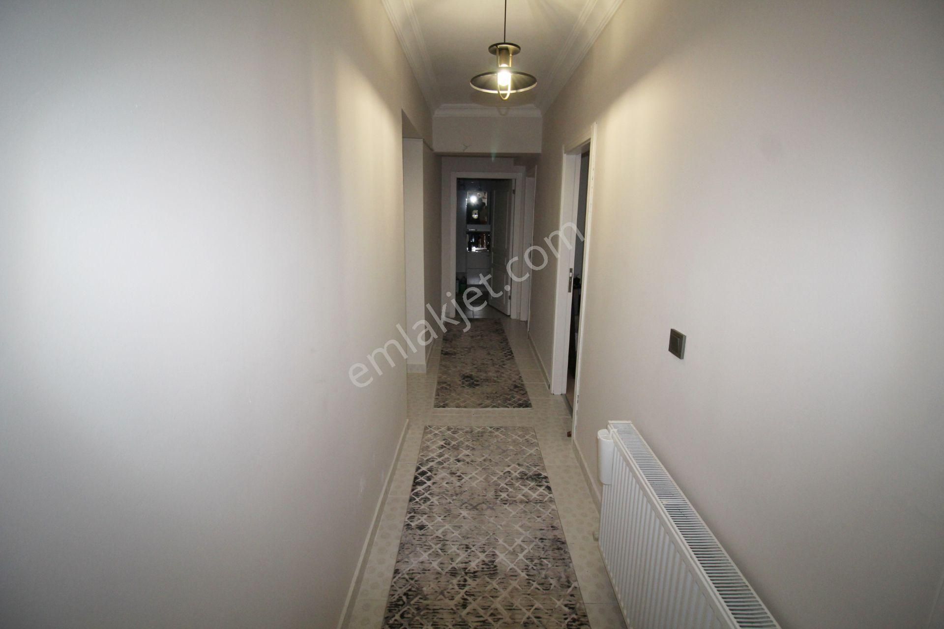 Krc'den Şehitler Caddesine 1 Bina Mesafede Okula Ve Otobüs Durağına Yakın Konumda 3+1 Satılık Daire - Görsel 14