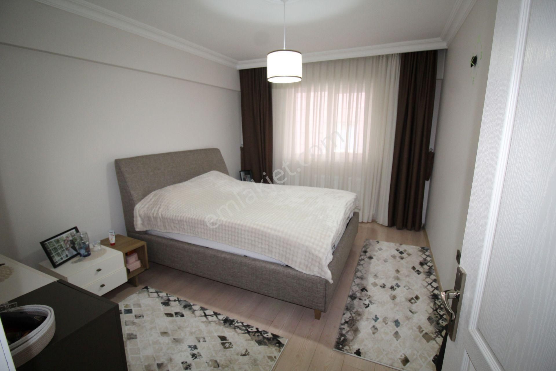 Krc'den Şehitler Caddesine 1 Bina Mesafede Okula Ve Otobüs Durağına Yakın Konumda 3+1 Satılık Daire - Görsel 11