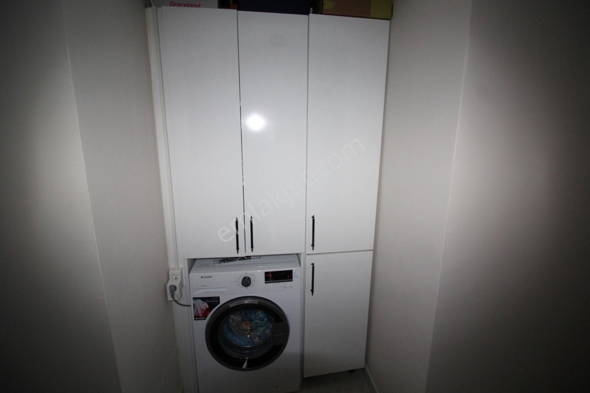 Krc'den Şehitler Caddesine 1 Bina Mesafede Okula Ve Otobüs Durağına Yakın Konumda 3+1 Satılık Daire - Görsel 13