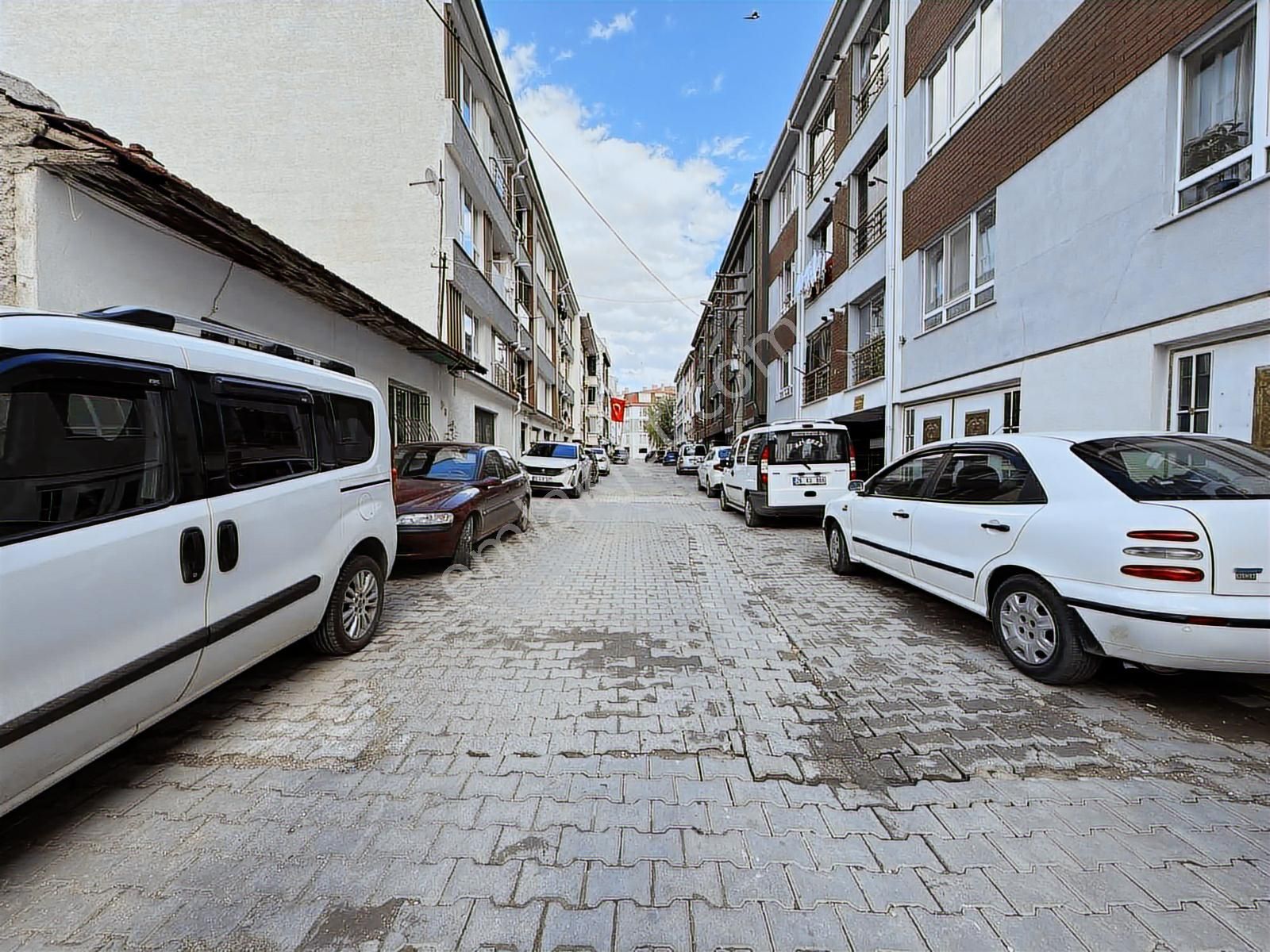 Esentepe Mah. Eğitimciler Cad. Yanı Asansörlü Satılık 2+1 Daire - Görsel 4