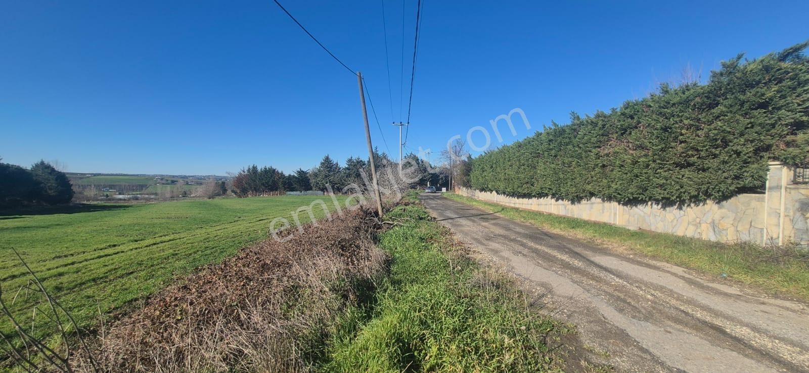 Çatalca Çakıl'da İyi Konumda, Yol Kenarı, Yatırımlık 8.600 M² Satılık Arazi