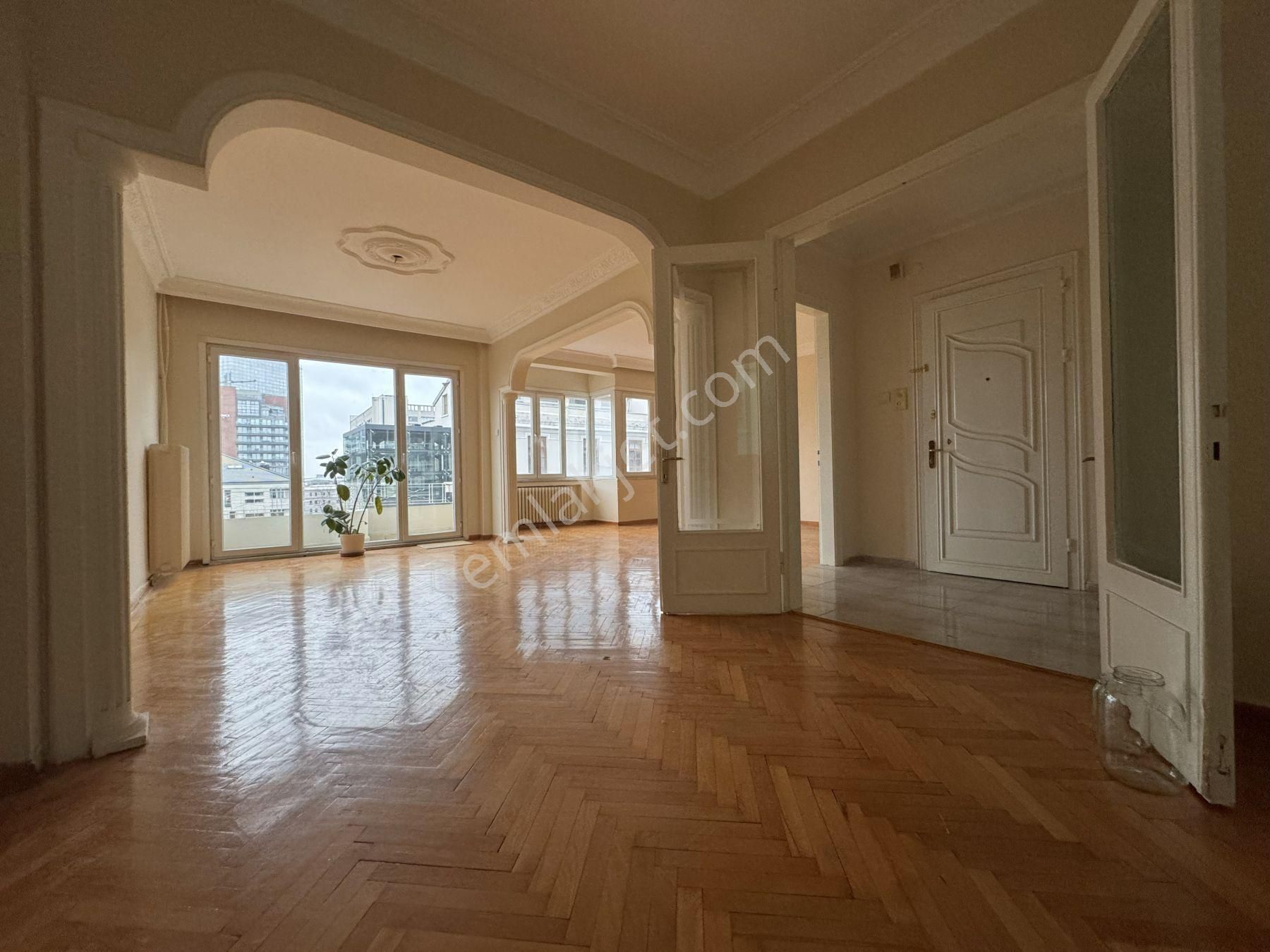 Sahibinden Şişli Bomonti Balkonlu Yenilenmiş Kiralık Daire