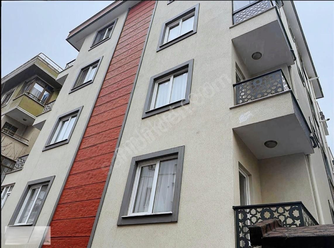 Ümraniye Merkez Metroya 3 Dk.yürüme Mesafesi 1+1 Eşyalı Arakat