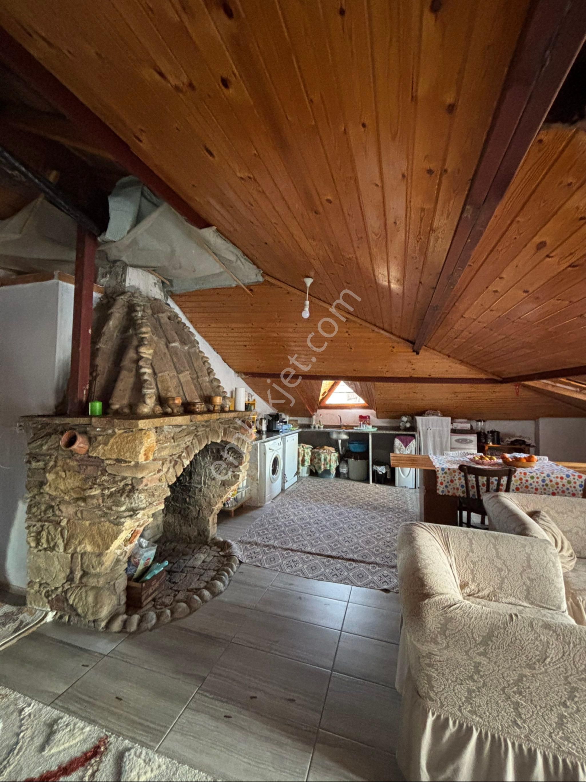 Hastasına Satılık Tarihi Taş Ev - Görsel 2