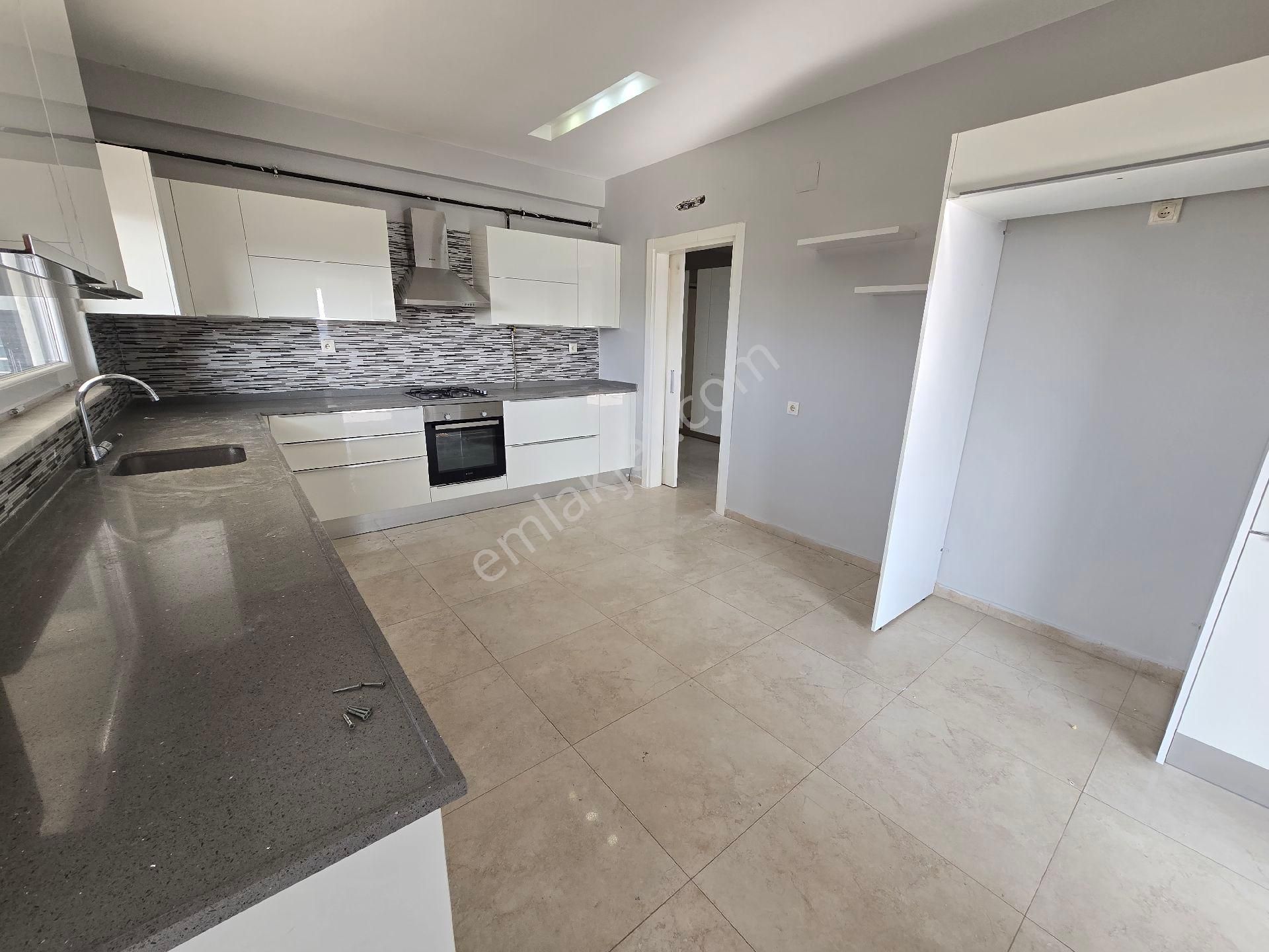 Tema Yeşil Vadi Evlerinde Kapalı Otopark,güvenlikli 4+1 Geniş Kiralık Daire - Görsel 10