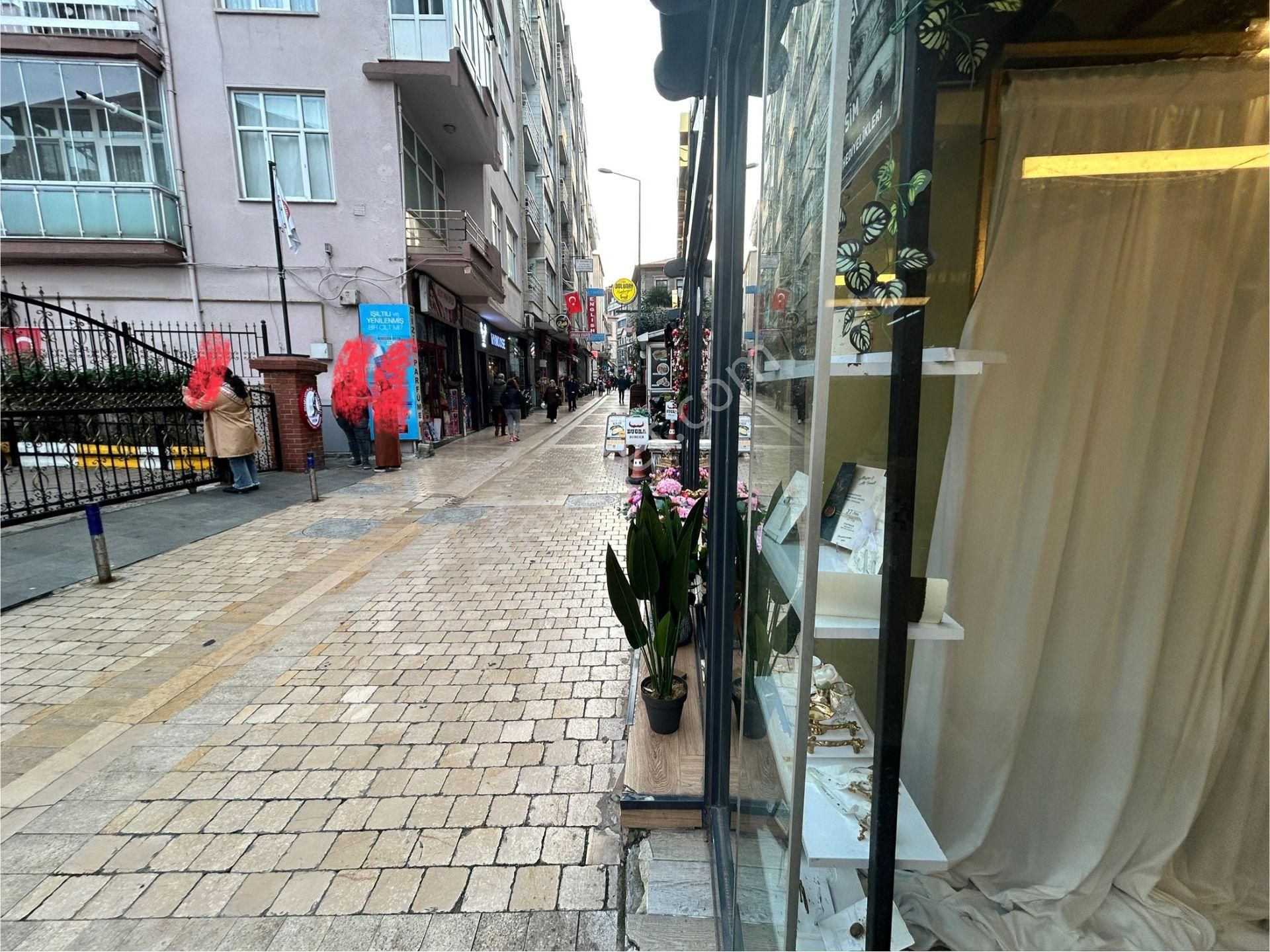 Meydanda Devren Kiralık 60 M2 Fırsat İşyeri - Görsel 22