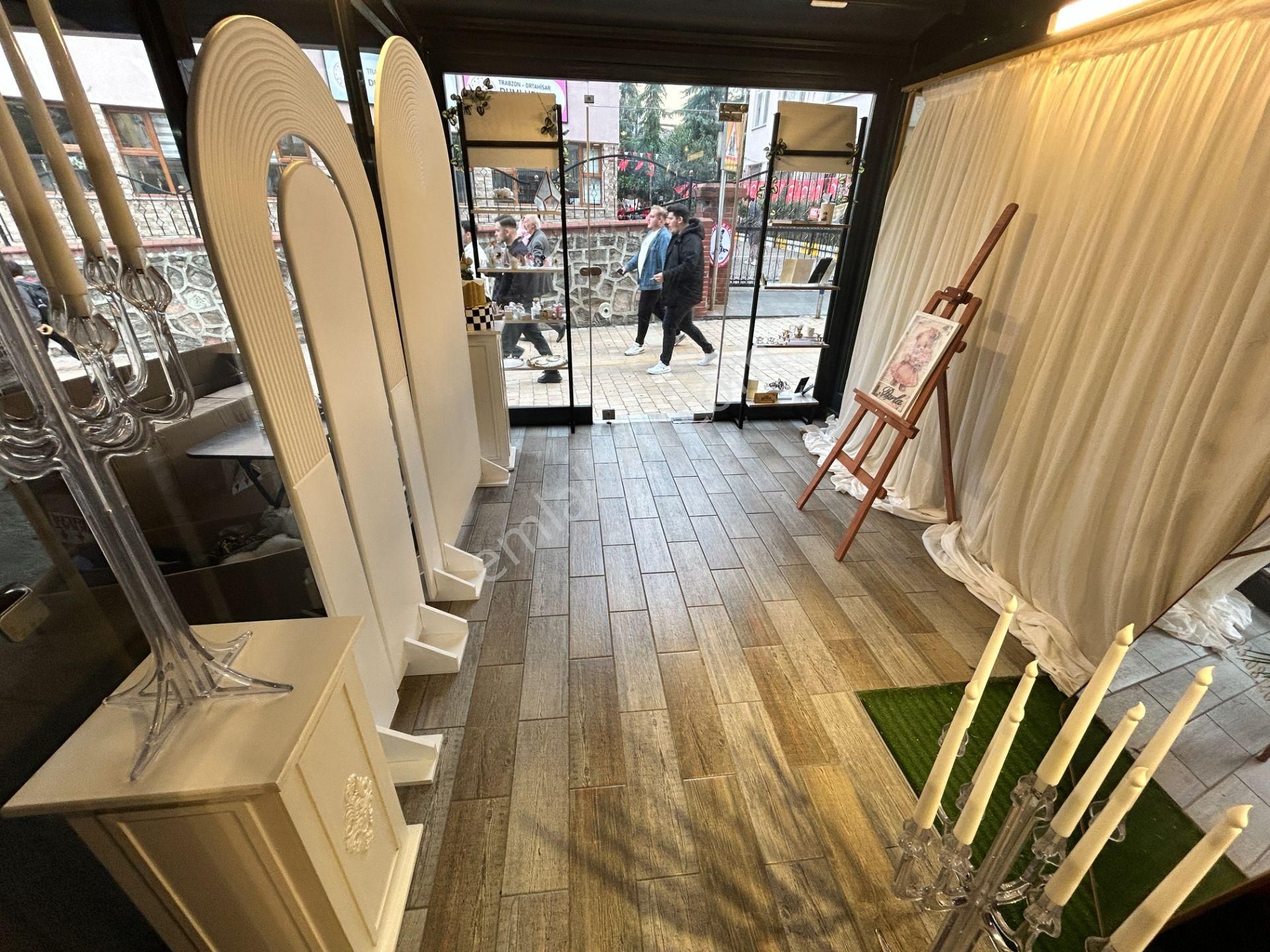 Meydanda Devren Kiralık 60 M2 Fırsat İşyeri - Görsel 9