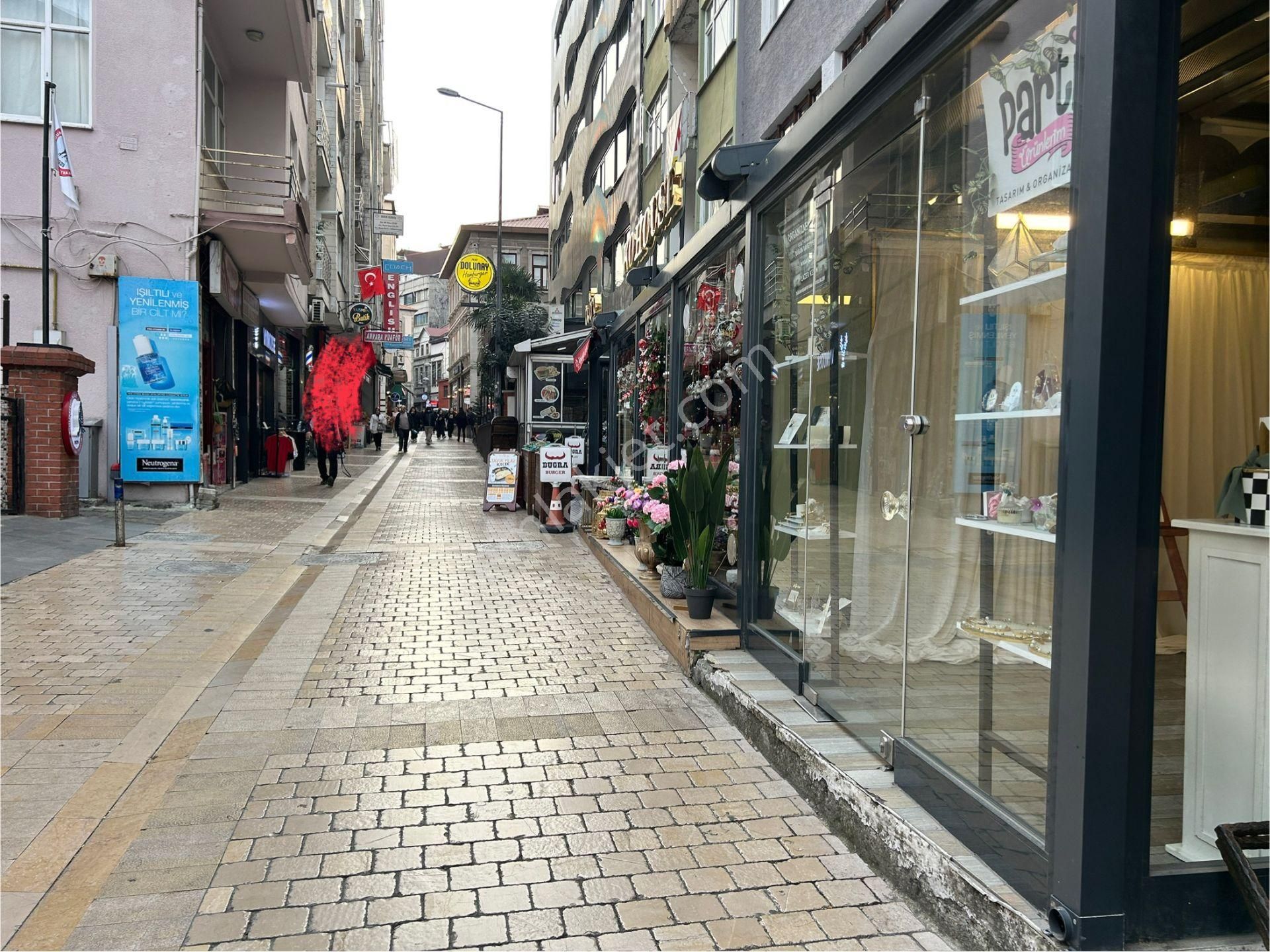 Meydanda Devren Kiralık 60 M2 Fırsat İşyeri - Görsel 4