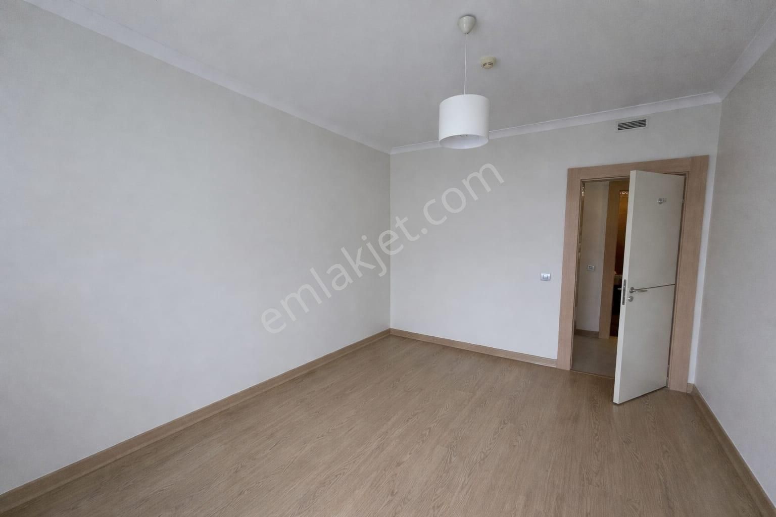 Ataşehir Varyap Meridian'de Muhteşem Köşe Çift Cephe Teraslı 2+1 - Görsel 22