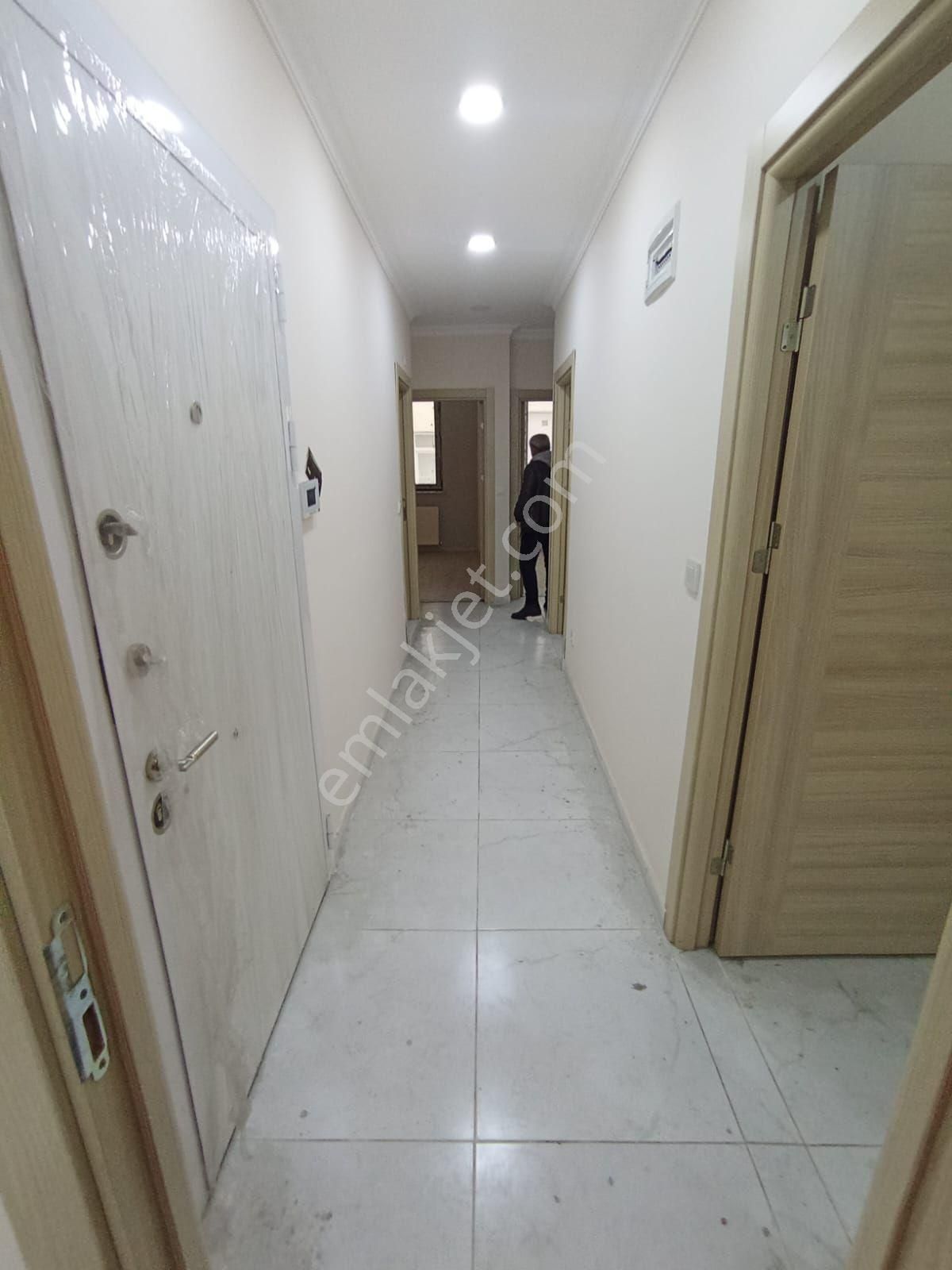 Üçkardeşler Emlakta Satılık Daire Esenler - Görsel 2