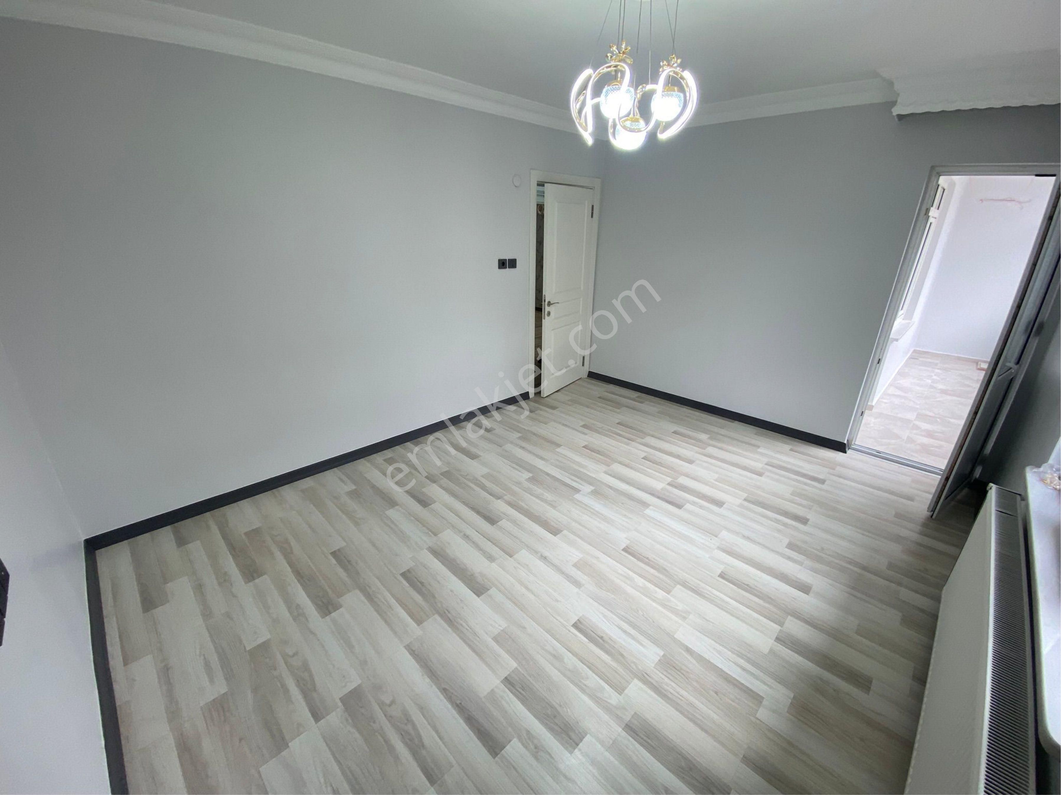 Cumhuriyet Mah’de Çamlık Parkına Yakın 3+1 130m2 İçi Komple Sıfırlanmış 2.kat Daire - Görsel 12