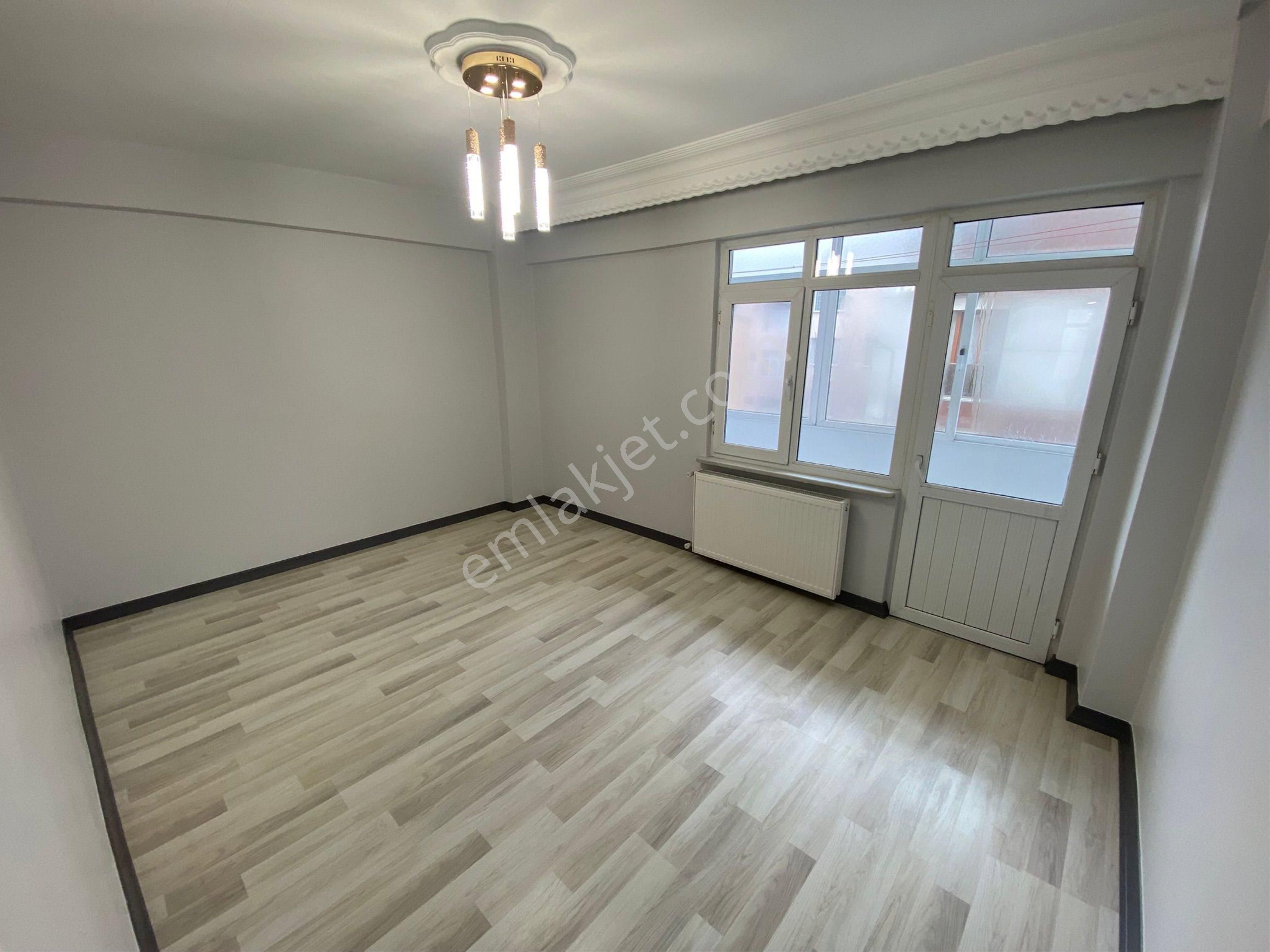 Cumhuriyet Mah’de Çamlık Parkına Yakın 3+1 130m2 İçi Komple Sıfırlanmış 2.kat Daire - Görsel 13