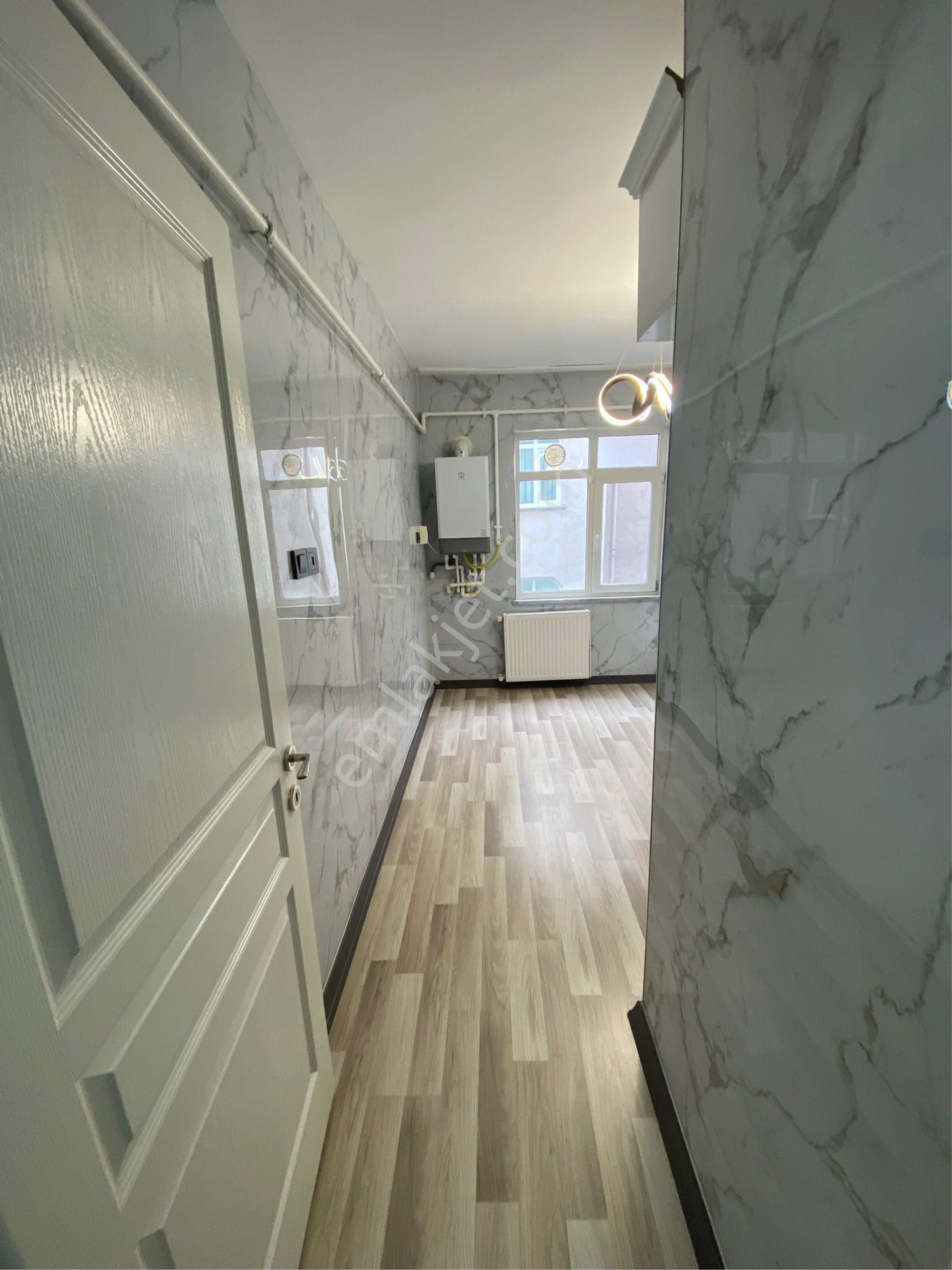 Cumhuriyet Mah’de Çamlık Parkına Yakın 3+1 130m2 İçi Komple Sıfırlanmış 2.kat Daire - Görsel 29