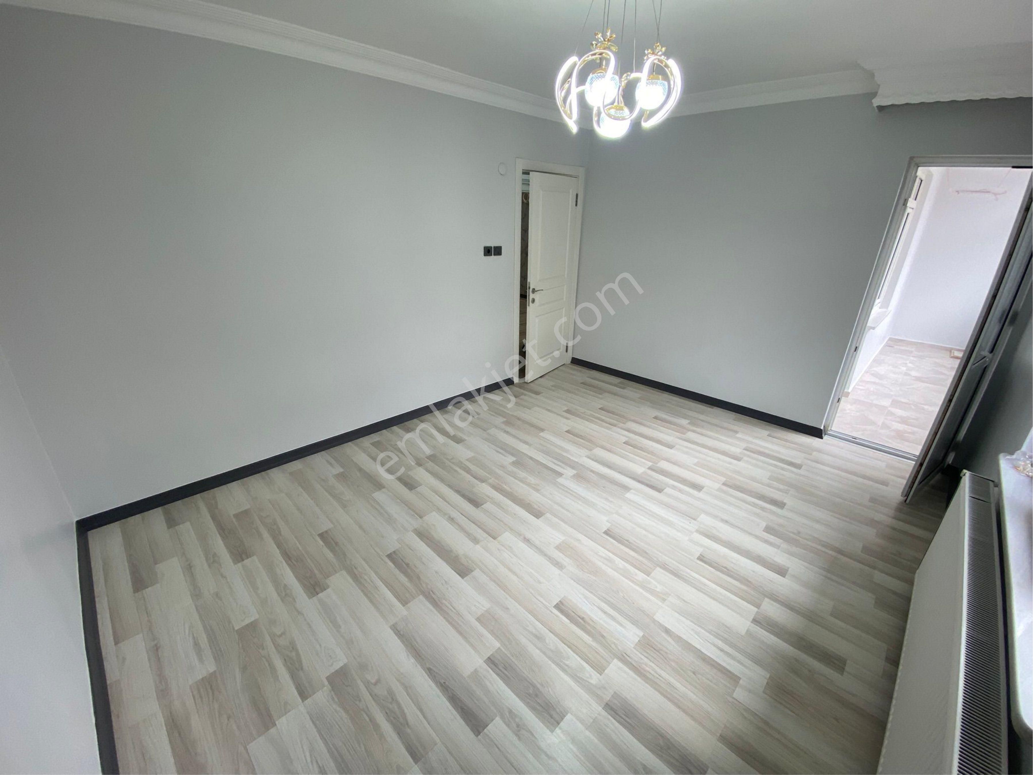 Cumhuriyet Mah’de Çamlık Parkına Yakın 3+1 130m2 İçi Komple Sıfırlanmış 2.kat Daire - Görsel 6