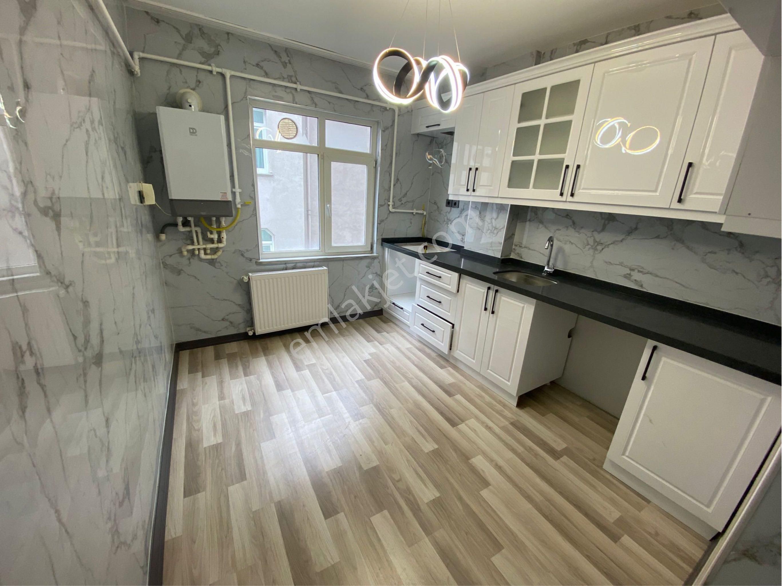 Cumhuriyet Mah’de Çamlık Parkına Yakın 3+1 130m2 İçi Komple Sıfırlanmış 2.kat Daire - Görsel 27