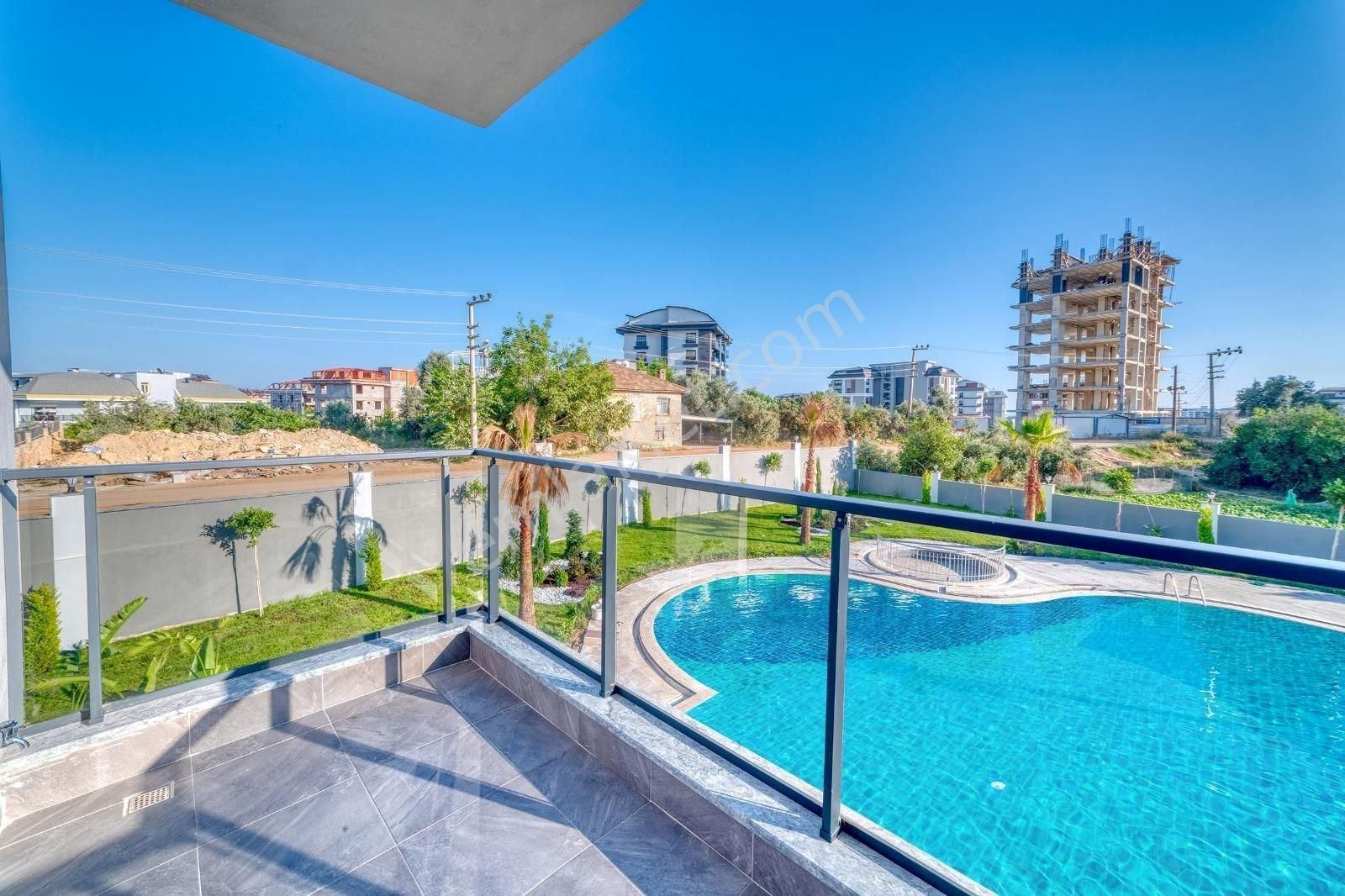 Avsallar’da Havuz Manzaralı Satılık 1+1 Daire - Görsel 12