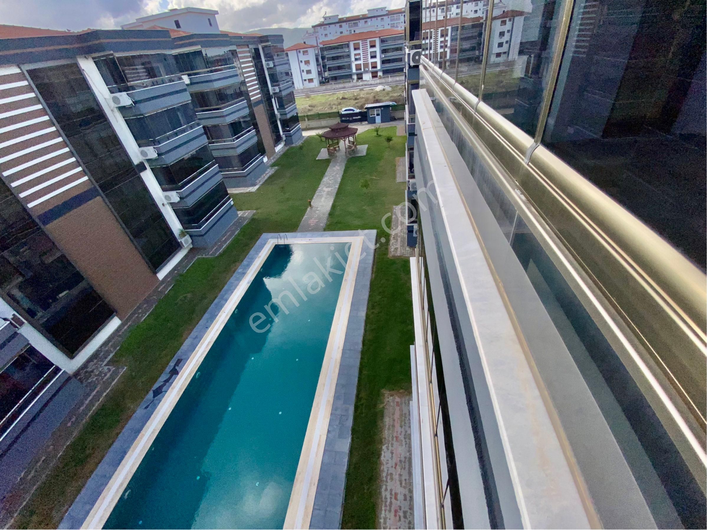 Torbalıda Havuzlu Site İçerisinde Kiralık Doğalgazlı Arakat Lüks Daire - Görsel 2