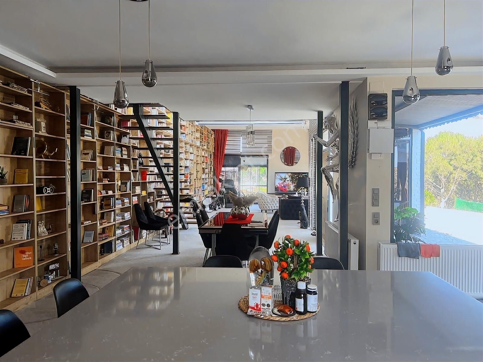 İzmir Bergama'da Doğanın İçinde Malikane - Görsel 3