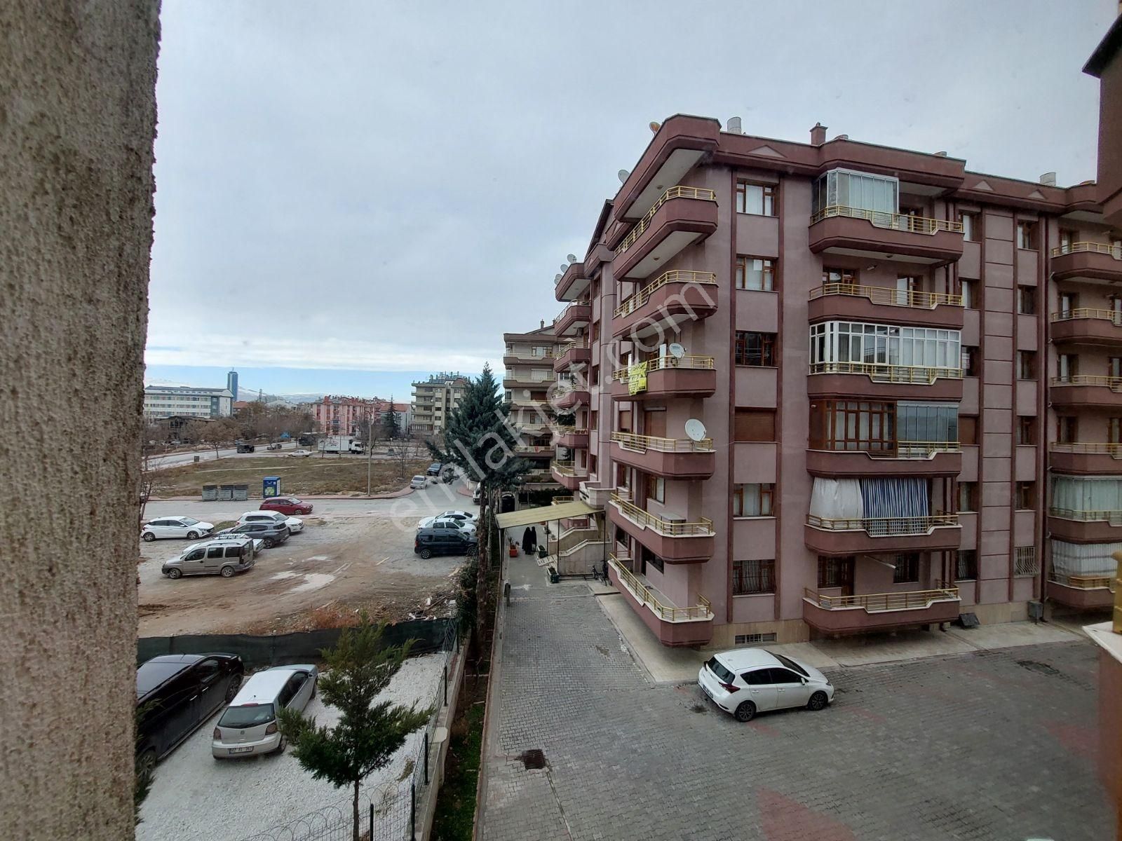 Nakipoğlu'nda Merkezi Konumda, Geniş Ve Masrafsız Kiralık Daire. - Görsel 18