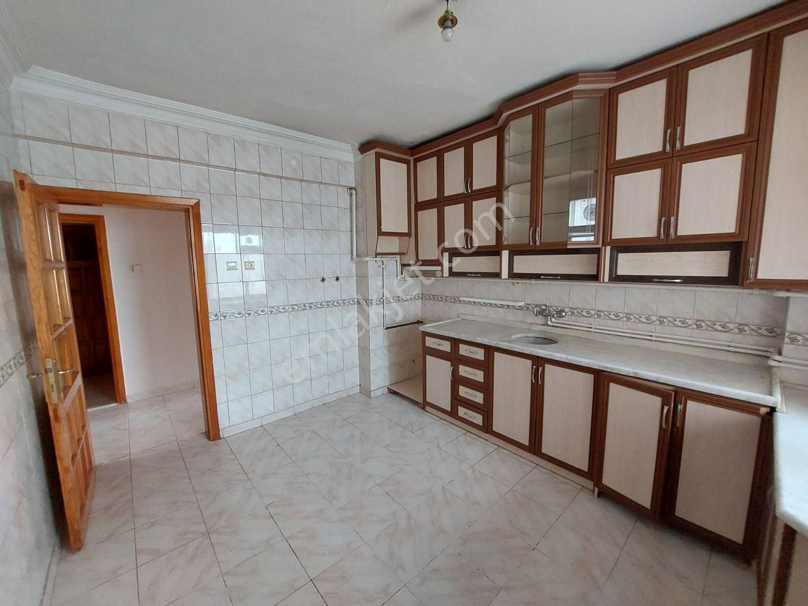 Nakipoğlu'nda Merkezi Konumda, Geniş Ve Masrafsız Kiralık Daire. - Görsel 28