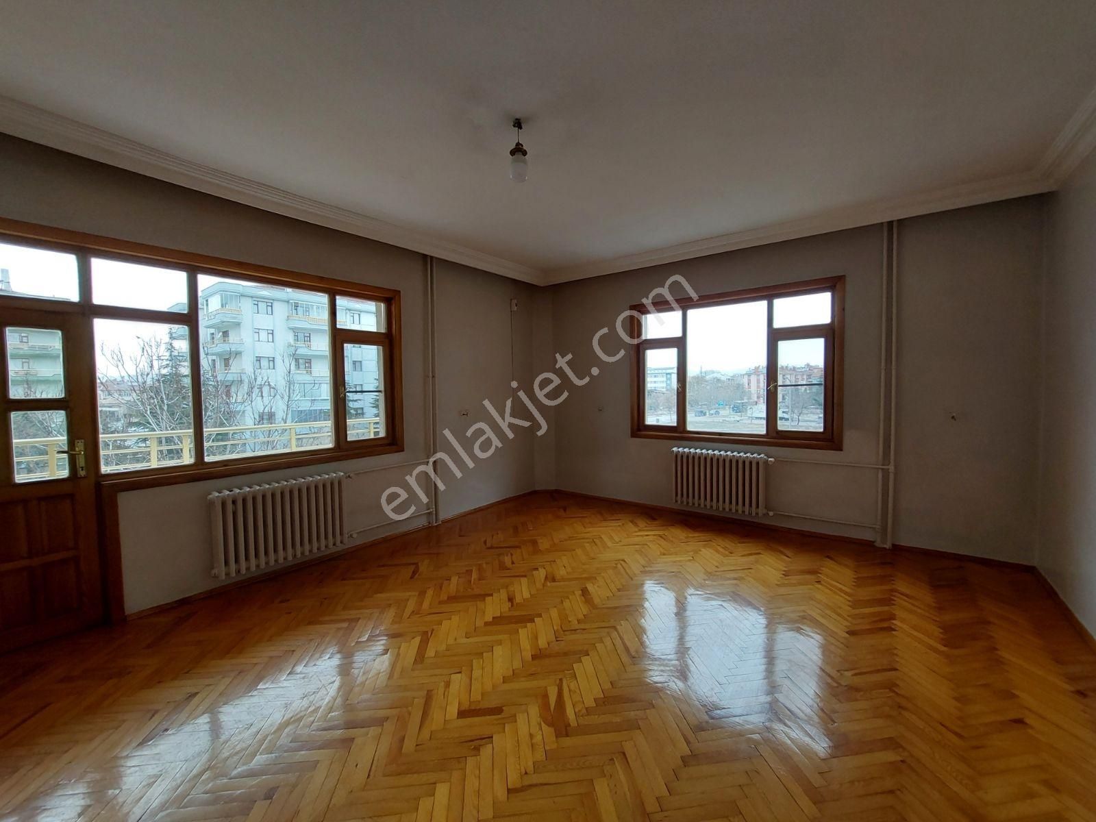 Nakipoğlu'nda Merkezi Konumda, Geniş Ve Masrafsız Kiralık Daire. - Görsel 17