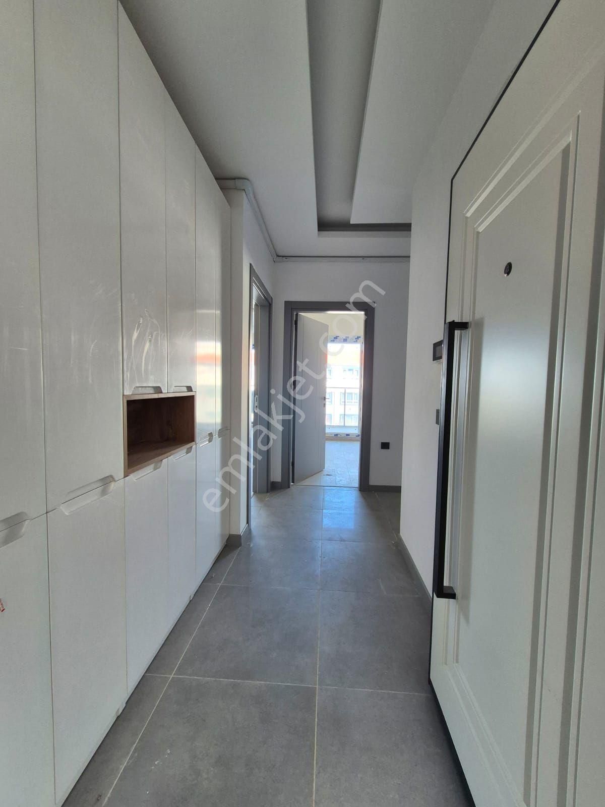 Kuşadası Değirmendere Mahallesinde Doğalgazlı Havuzlu Sitede 2+1 Sıfır Daireler - Görsel 16