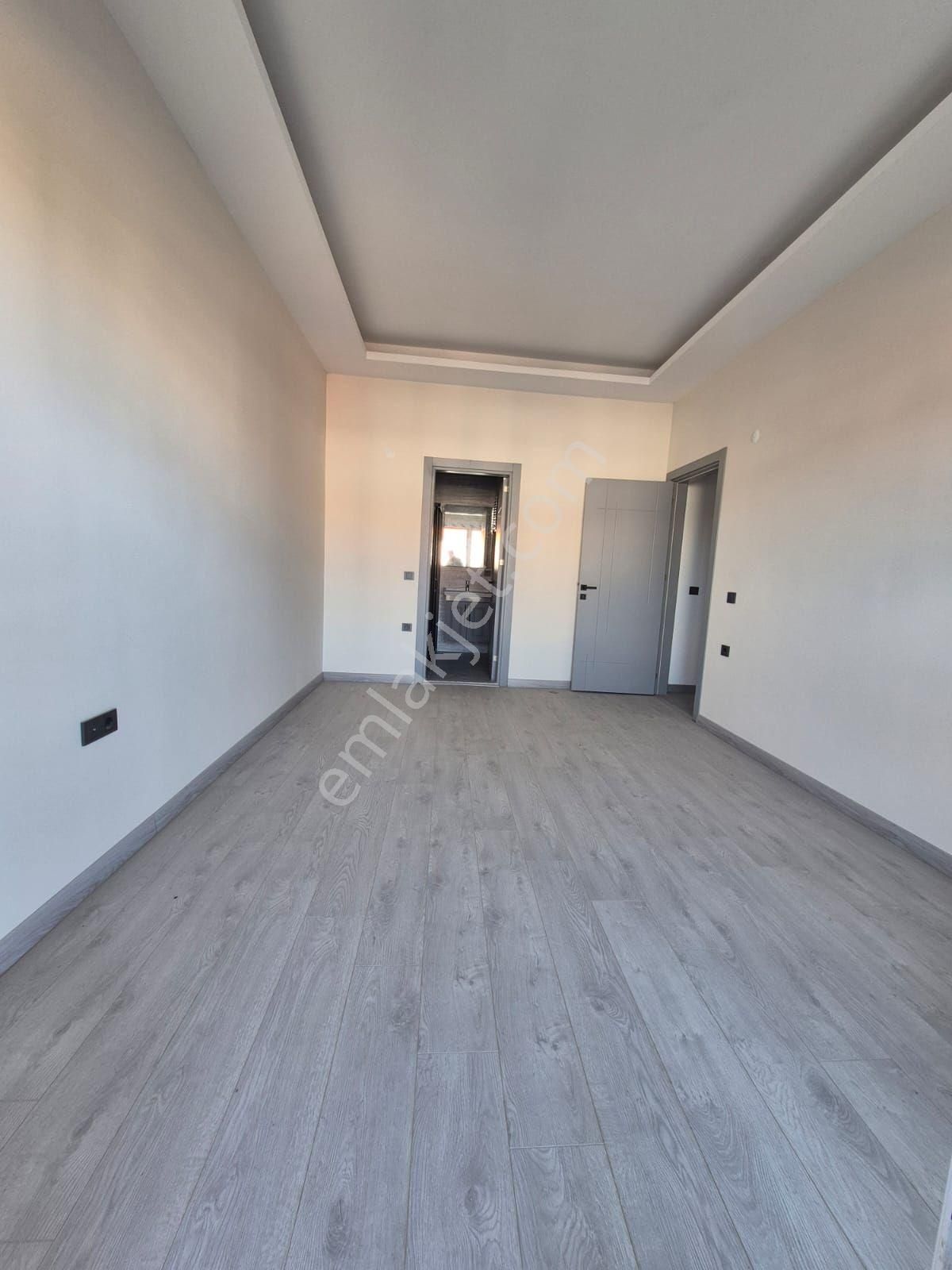 Kuşadası Değirmendere Mahallesinde Doğalgazlı Havuzlu Sitede 2+1 Sıfır Daireler - Görsel 4