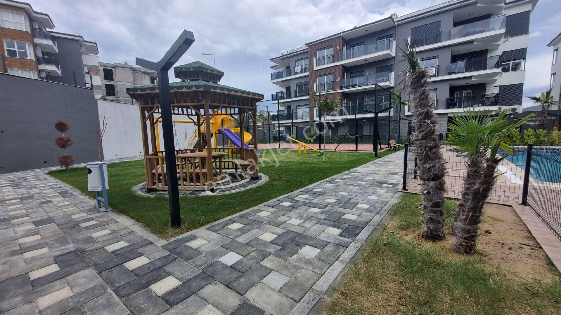 Kuşadası Değirmendere Mahallesinde Doğalgazlı Havuzlu Sitede 2+1 Sıfır Daireler - Görsel 22