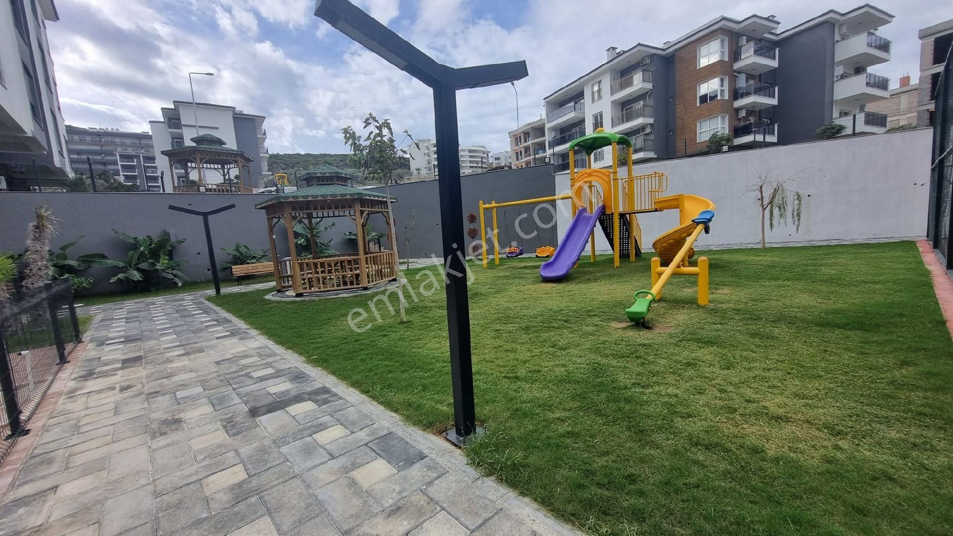 Kuşadası Değirmendere Mahallesinde Doğalgazlı Havuzlu Sitede 2+1 Sıfır Daireler - Görsel 20