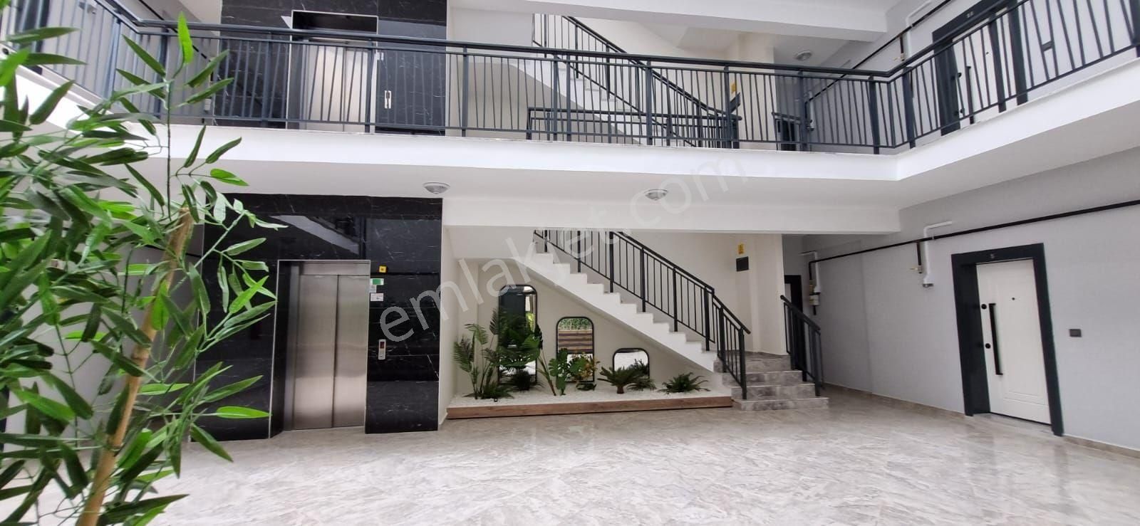 Kuşadası Değirmendere Mahallesinde Doğalgazlı Havuzlu Sitede 2+1 Sıfır Daireler - Görsel 8