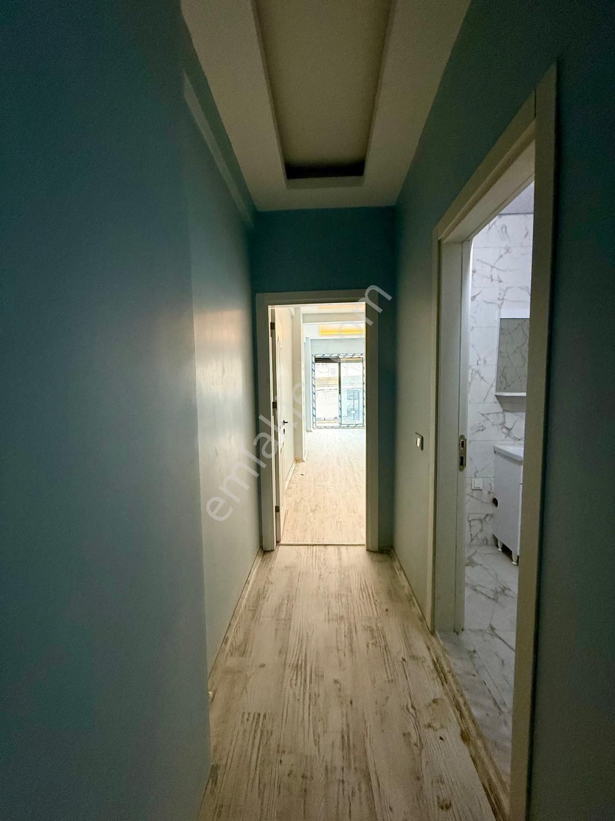 Kuşadasının Tam Merkezinde Yeni Bina Satılık 1+1 Daire !! - Görsel 8