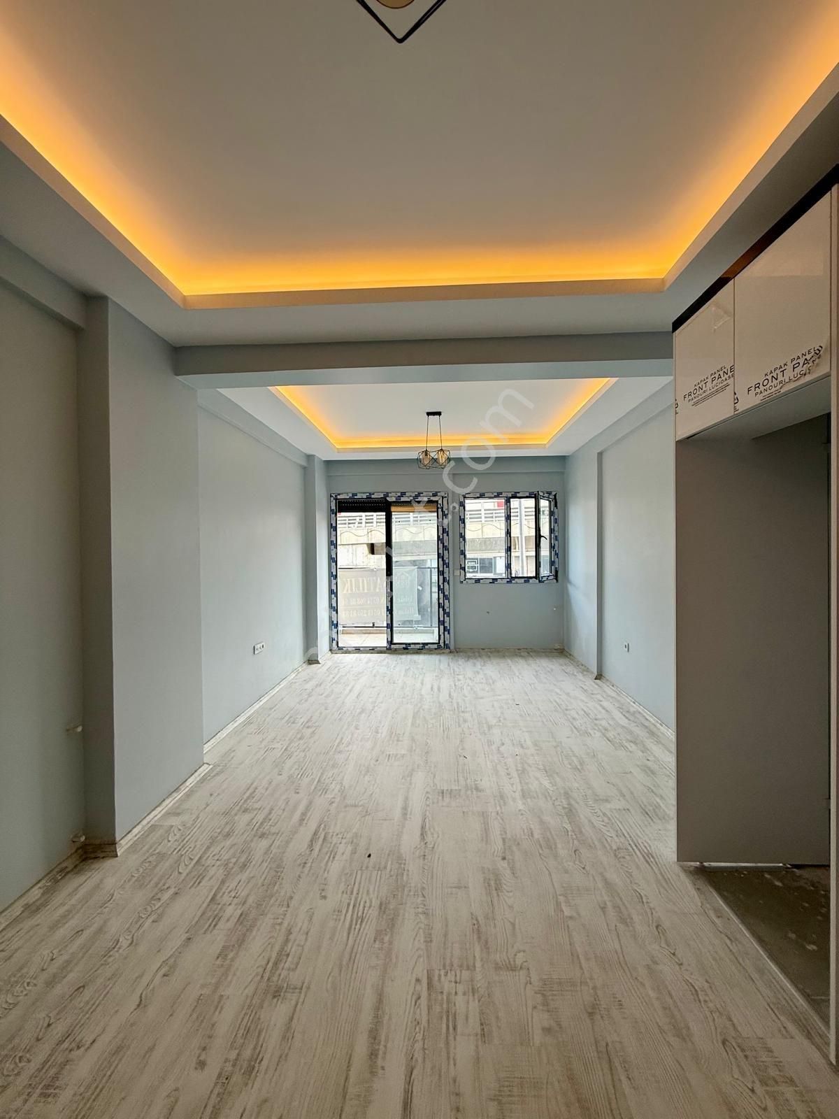 Kuşadasının Tam Merkezinde Yeni Bina Satılık 1+1 Daire !! - Görsel 13