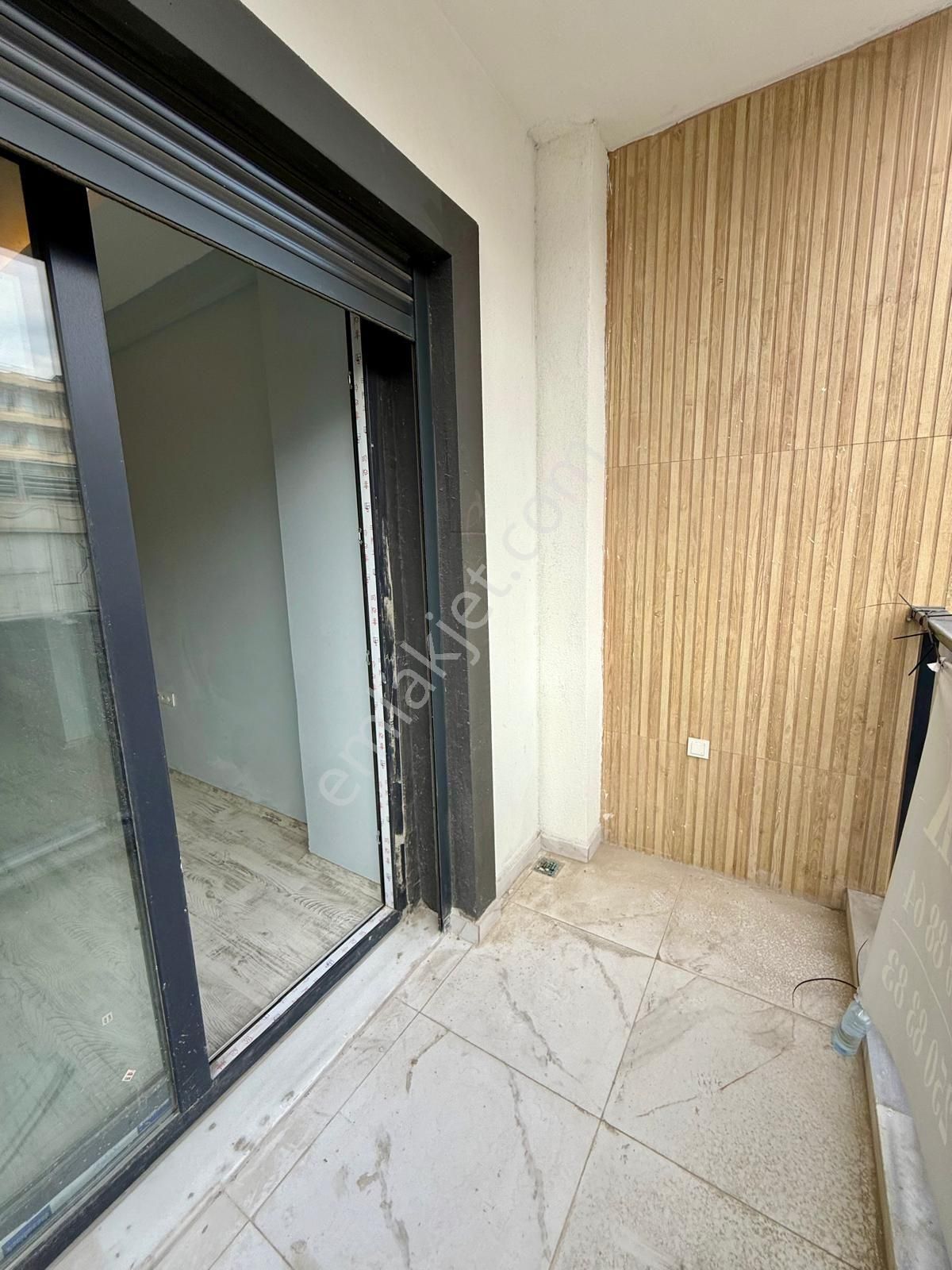 Kuşadasının Tam Merkezinde Yeni Bina Satılık 1+1 Daire !! - Görsel 10