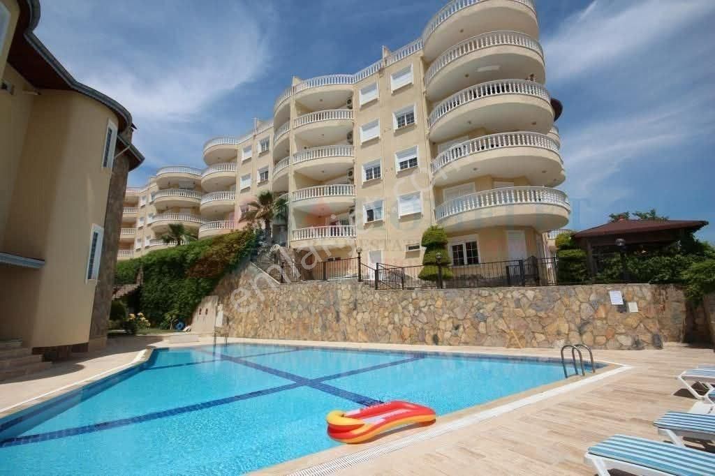 Alanya Avsallar’da Bahçe & Havuz Girişli Eşyalı 2+1 Daire