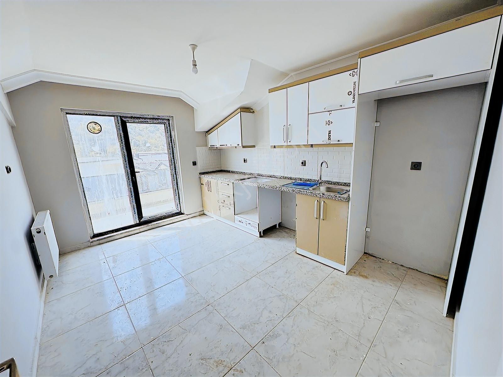 Tırpan Gayrimenkul'den 4+1 Doğa Manzaralı Dubleks Daire - Görsel 3