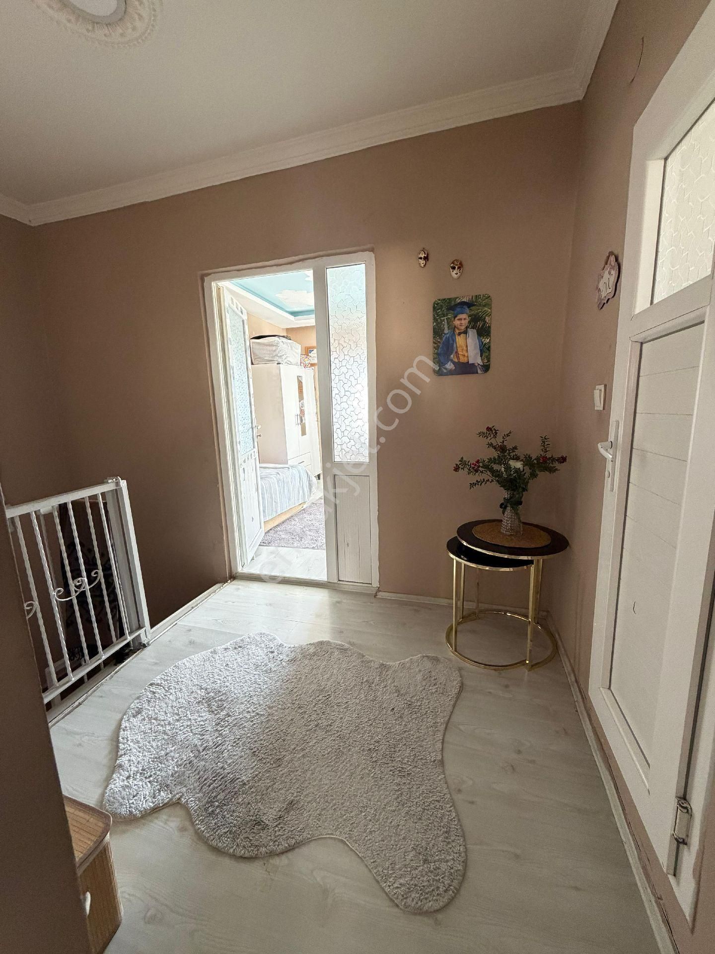 İzmir Konak Halil Rıfat Caddesinde 2katlı Satılık Müstakil Ev - Görsel 3