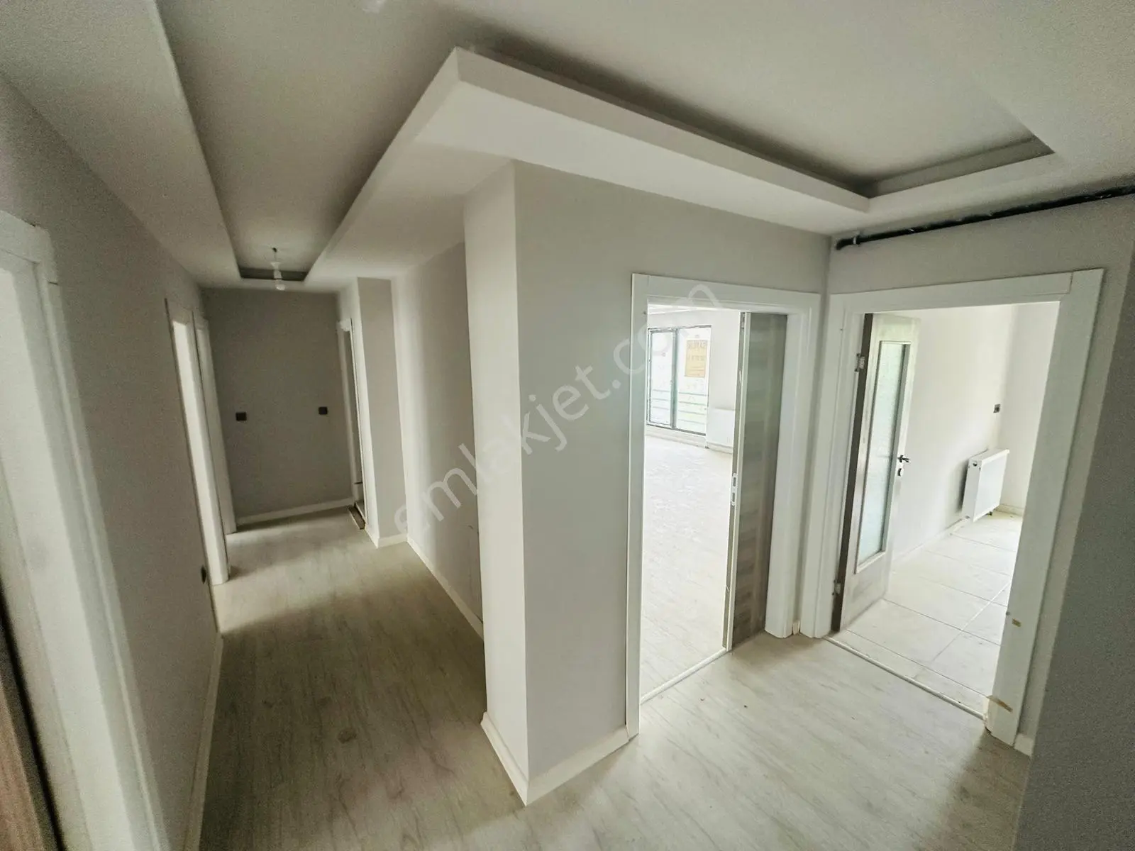Tırpan Gayrimenkul'den 3+1 Ara Kat Sıfır Havuzlu Site İçerisinde - Görsel 3
