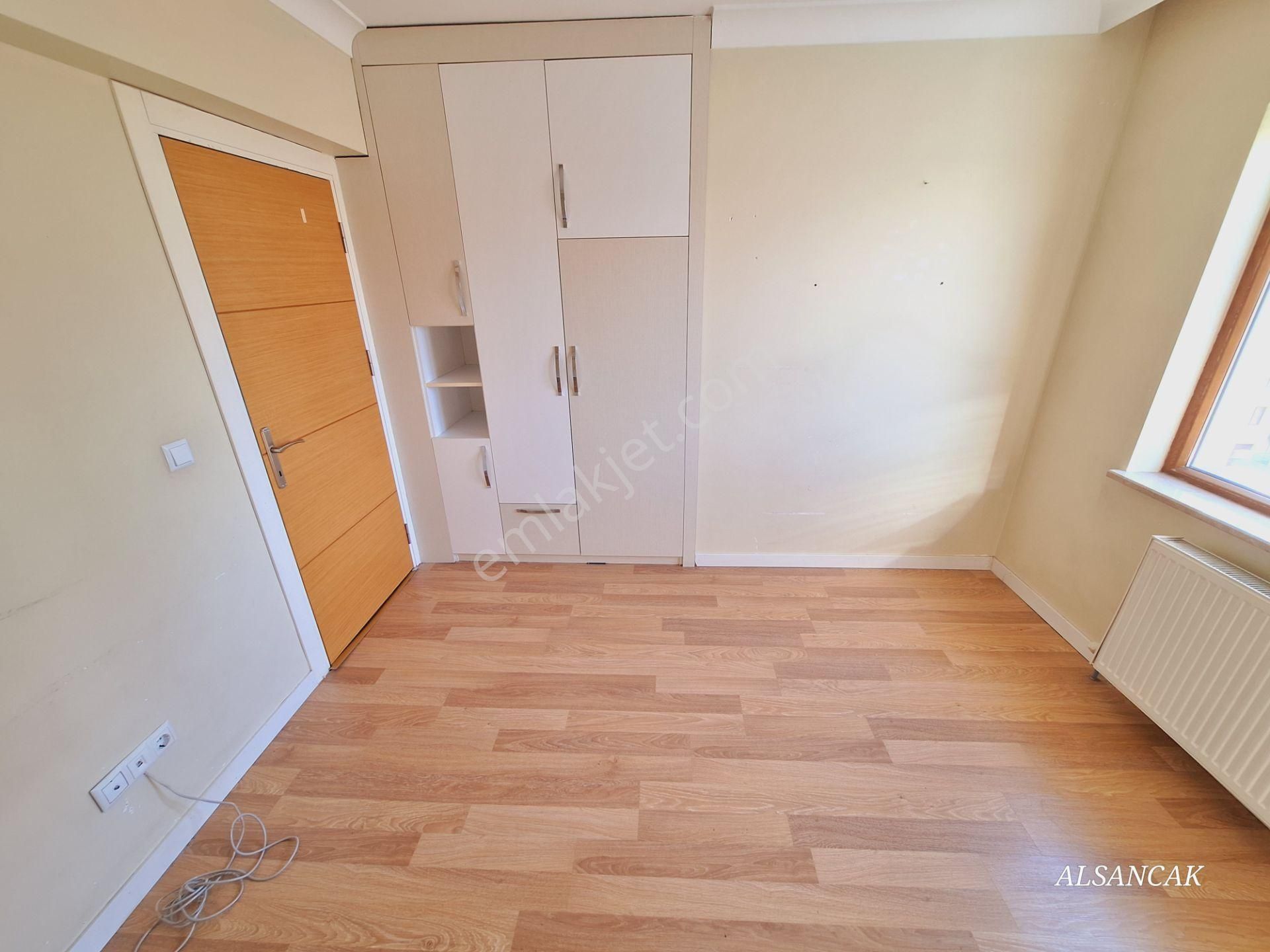 Ahi Mesut Merkezde 4+1 Orta Kat Satılık Daire 2 Banyo 2 Balkonlu - Görsel 17