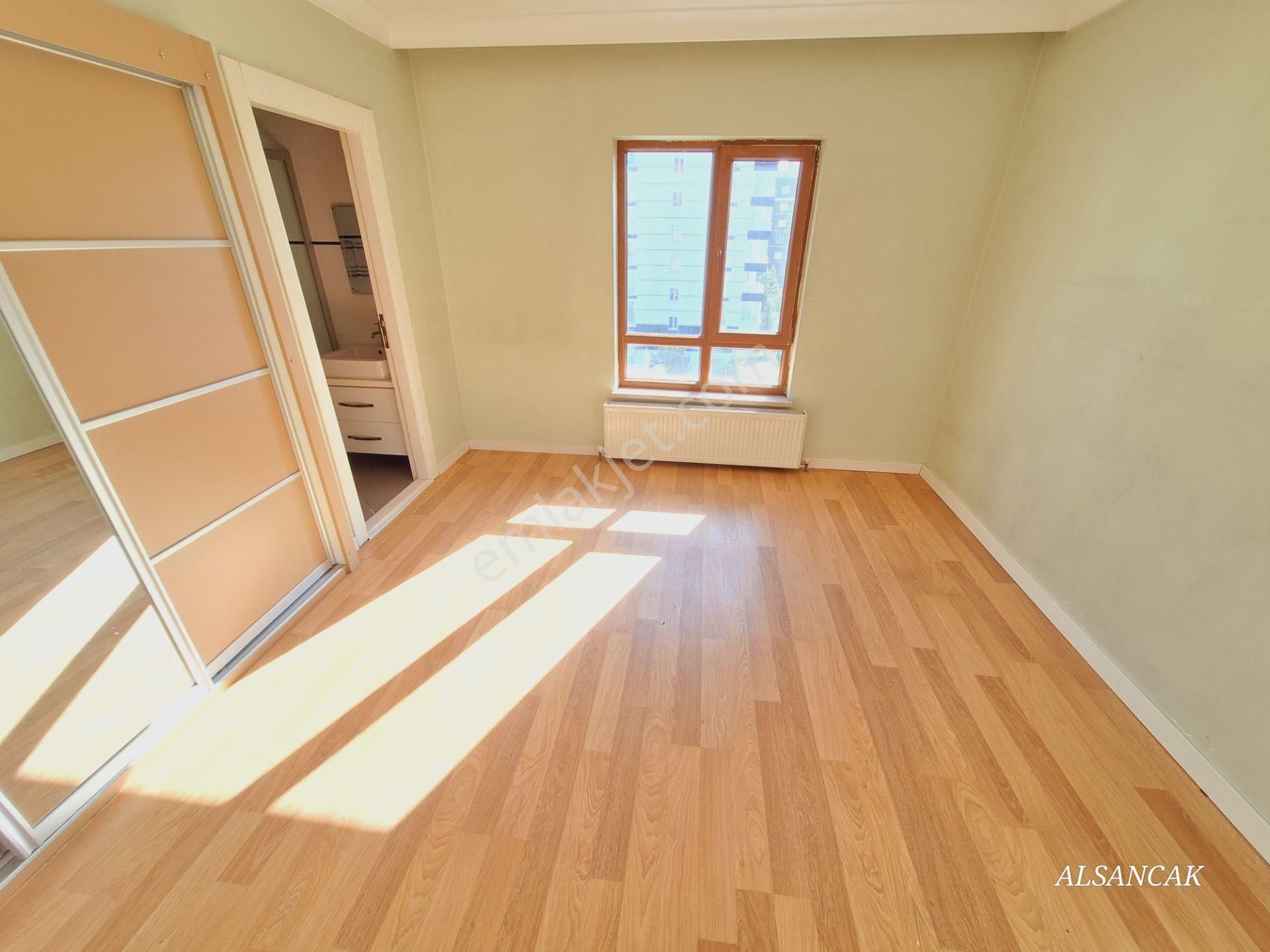 Ahi Mesut Merkezde 4+1 Orta Kat Satılık Daire 2 Banyo 2 Balkonlu - Görsel 23