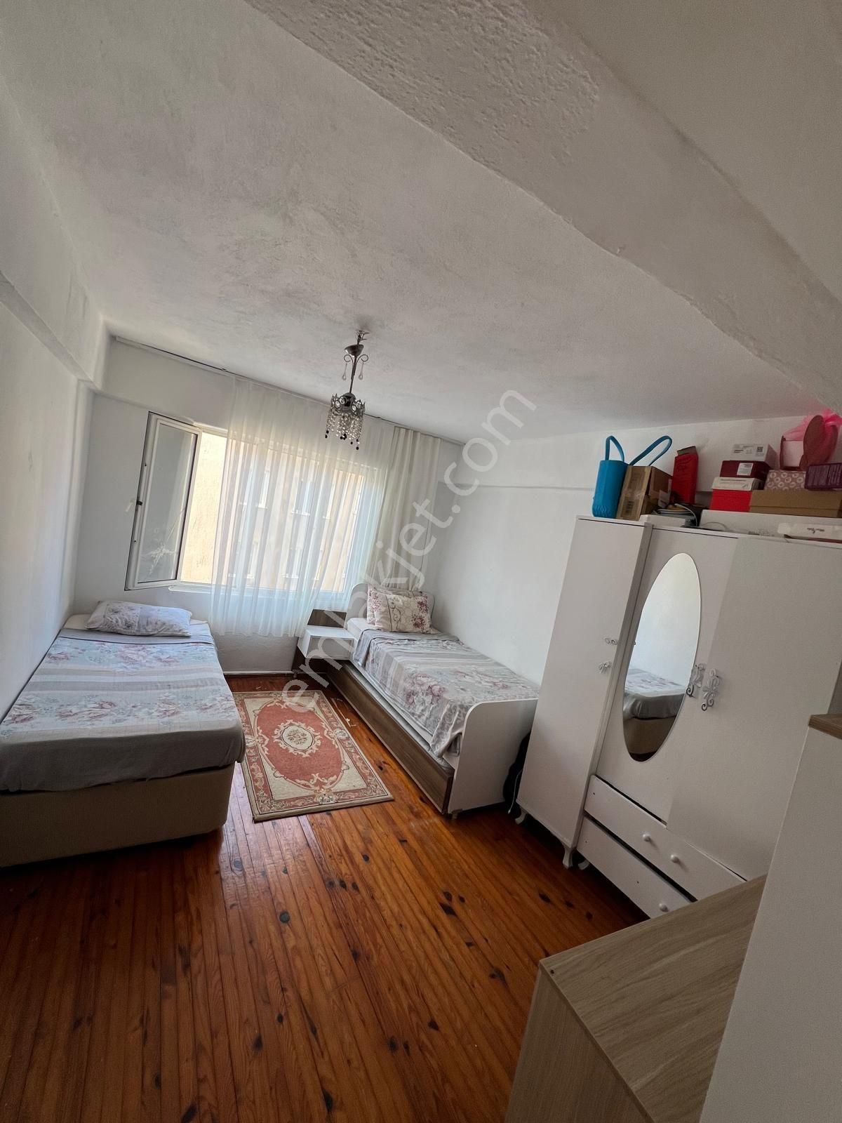 Kuşadası Merkezde İkicesmelik Mahallesinde Arakat Ferah 2+1 Satılık Daire - Görsel 11