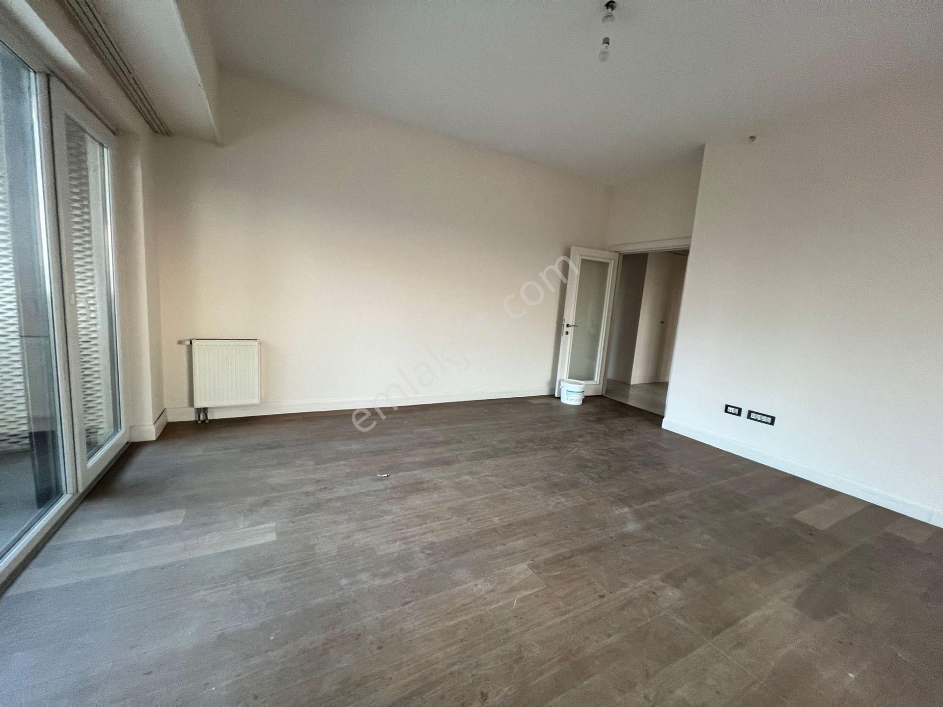 Kiptaş Venezia Mega Satılık Boş Avm Mnzr. 2 Banyolu Balkonlu En Uygun 3+1 Daire - Görsel 2