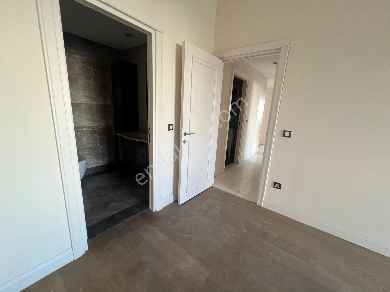Kiptaş Venezia Mega Satılık Boş Avm Mnzr. 2 Banyolu Balkonlu En Uygun 3+1 Daire - Görsel 10
