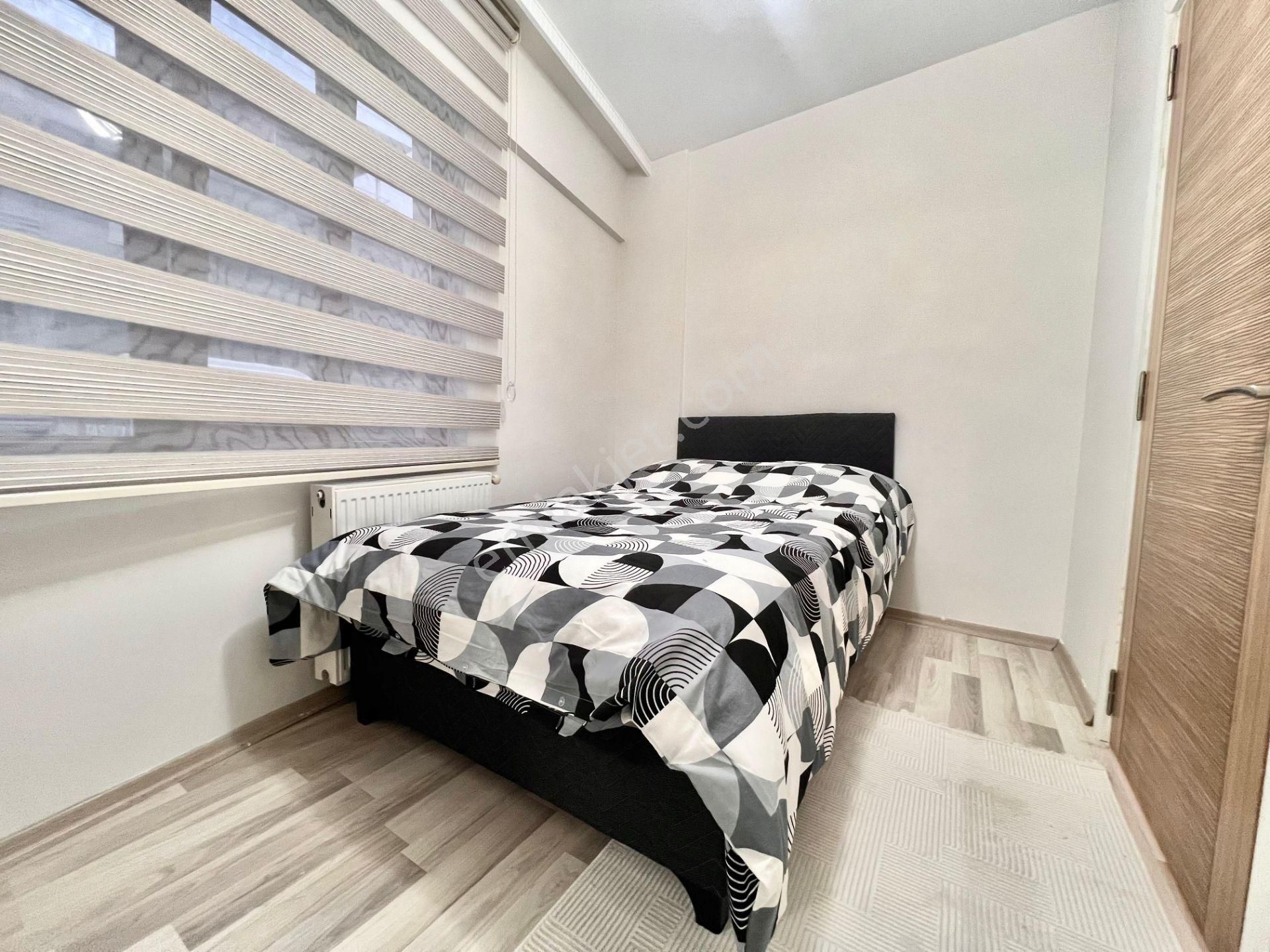 Fesleğen Mahallesinde Kıbrıs Şehitler Diş Hastanesinin Yakınında Full Lüx Eşyalı 1+1 A160 - Görsel 8