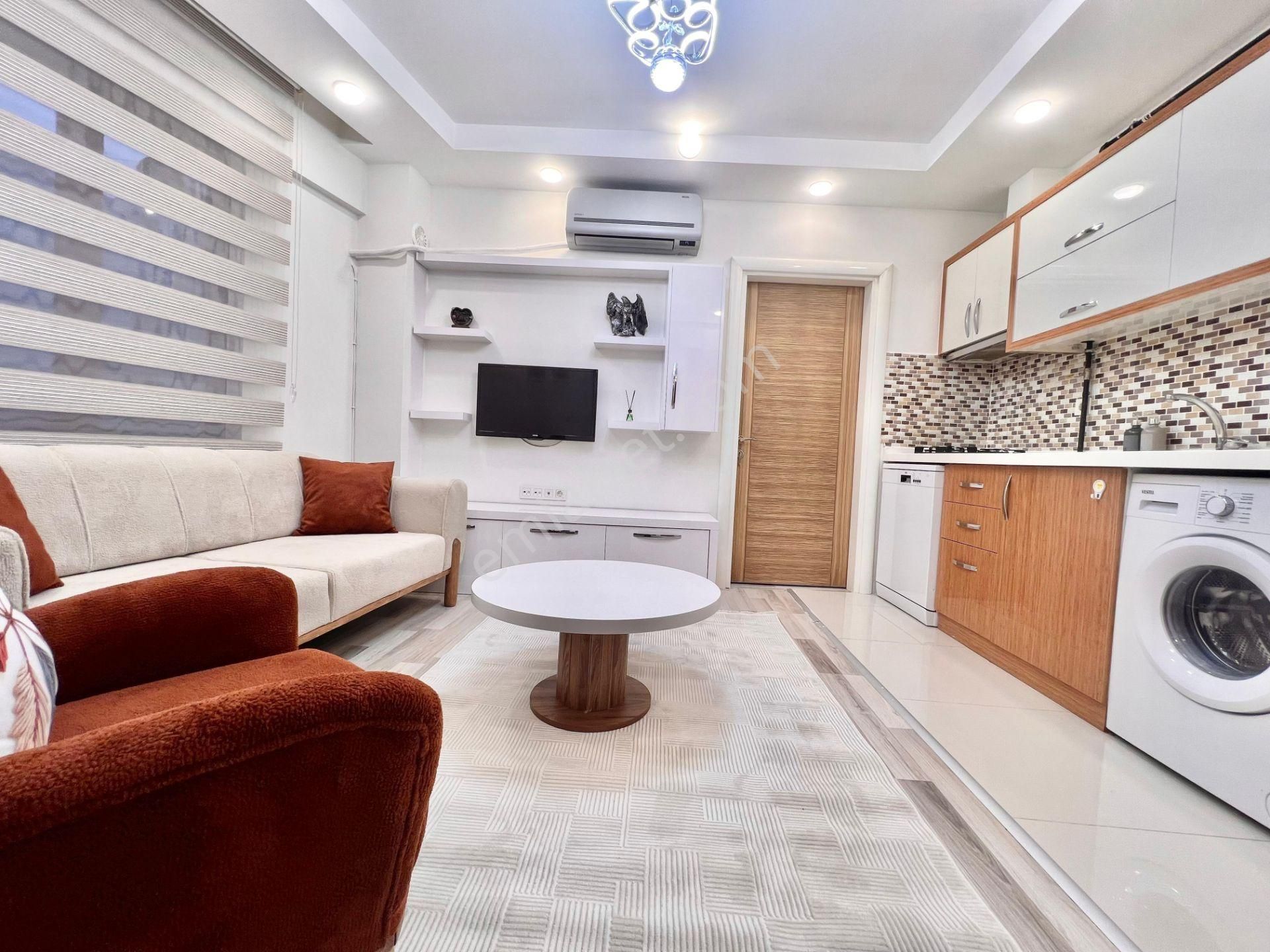 Fesleğen Mahallesinde Kıbrıs Şehitler Diş Hastanesinin Yakınında Full Lüx Eşyalı 1+1 A160